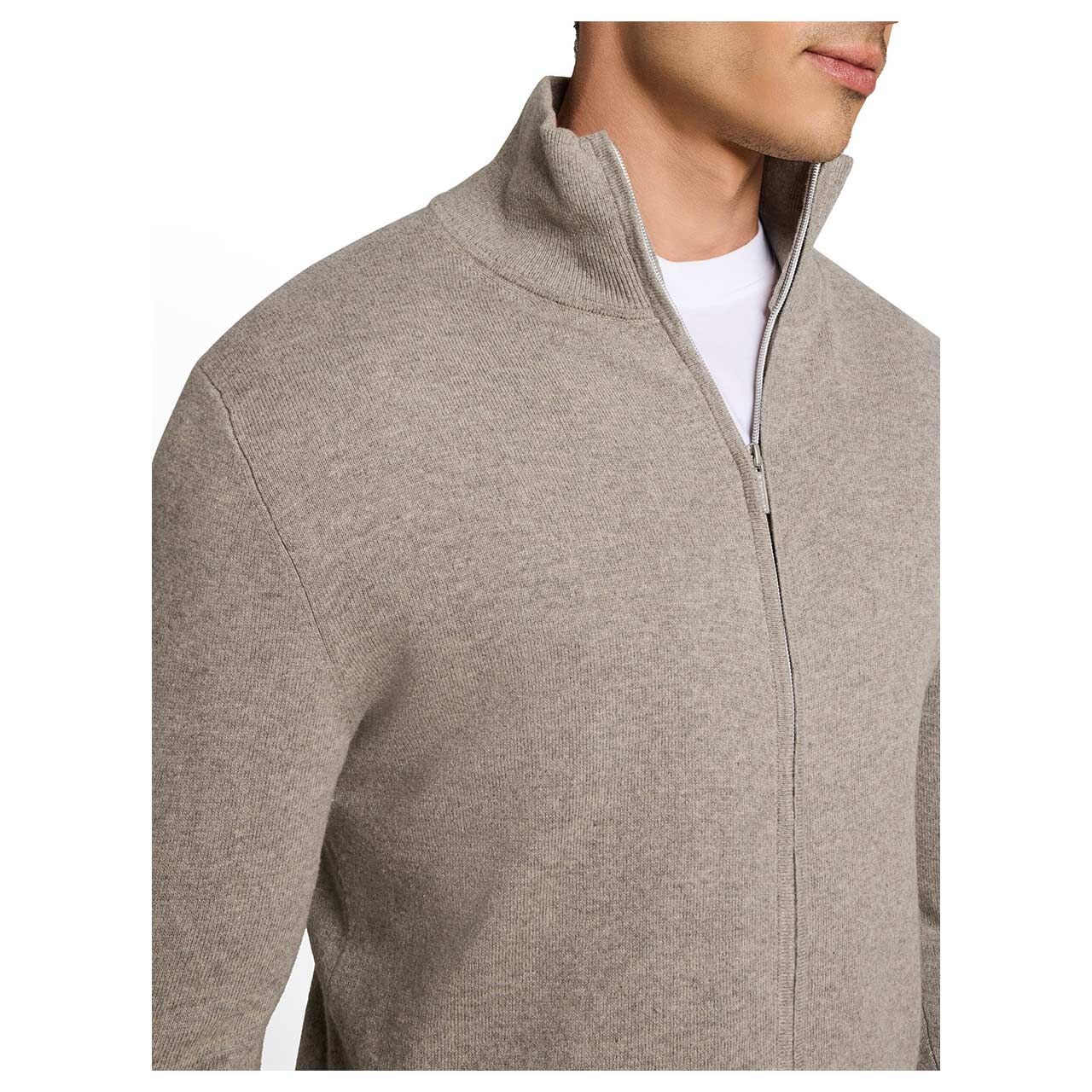 Herren Strickjacke Cashmere Zip Jacket von Tom Tailor in Greige meliert, Detailansicht am Model