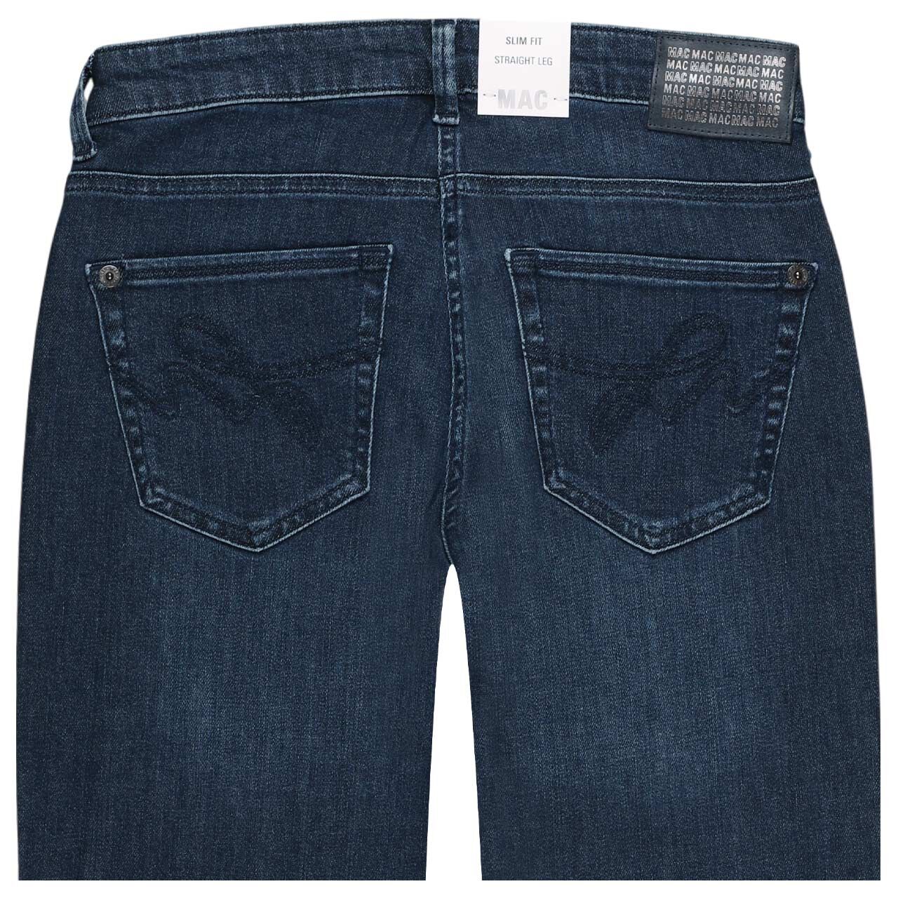Damenjeans Carrie von MAC in Dunkelblau angewaschen, detaillierte Rückansicht