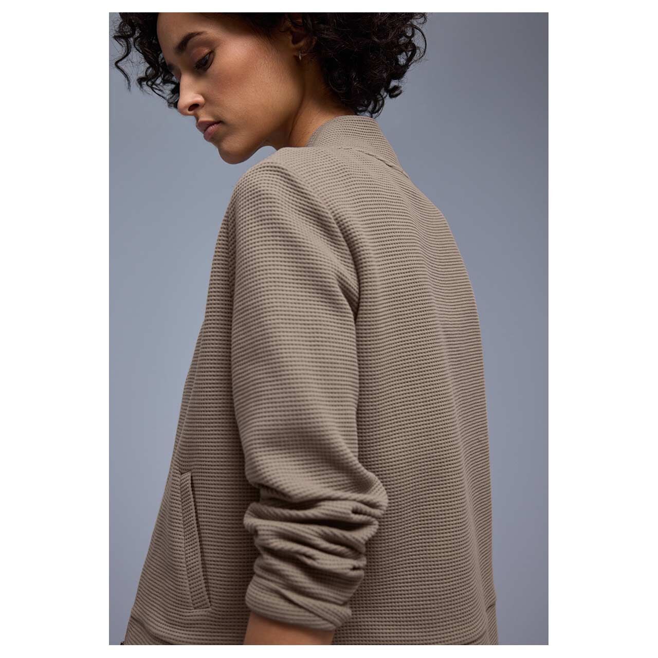 Street One Damen Shirtjacke Zipper Structure Jacket von Street One in Braun, Rückansicht am Model