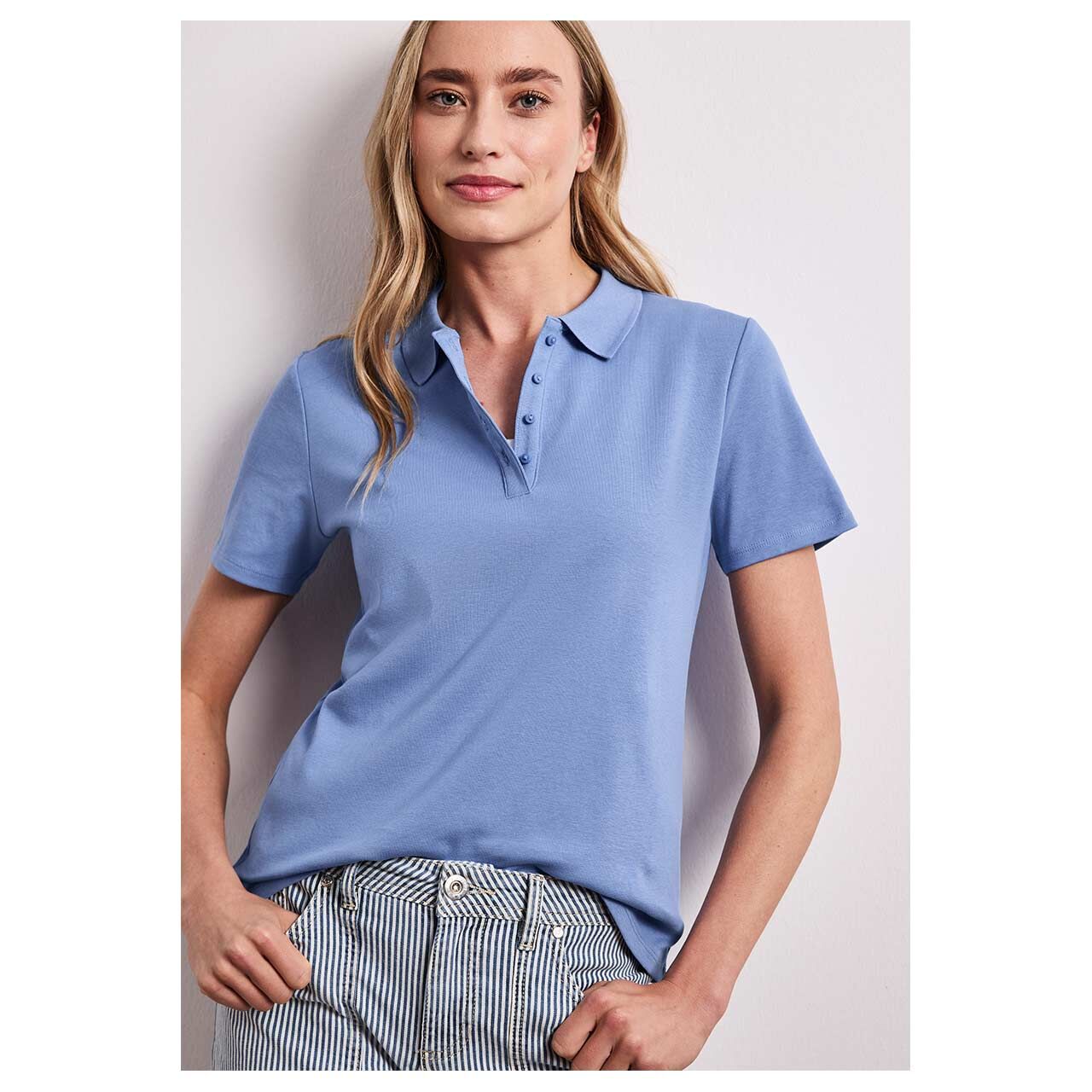 Damen T-Shirt Rib Polo von Street One in Blau, Vorderansicht am Model