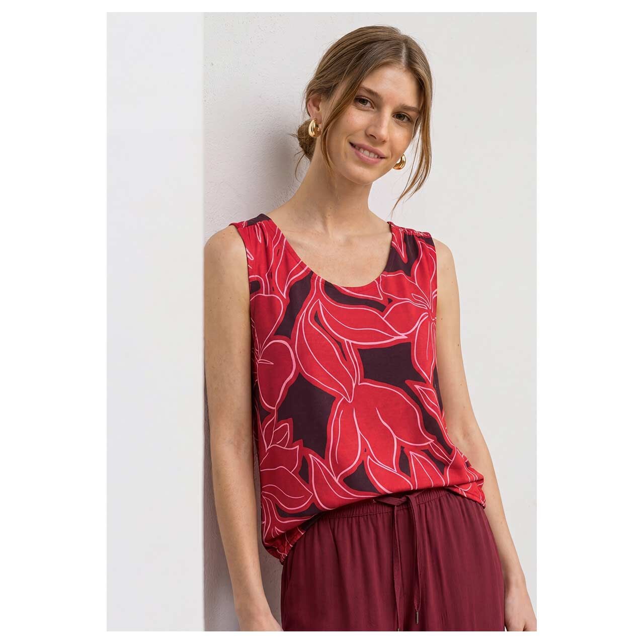 Damen Top Jersey von Street One in Rot mit Print, Vorderansicht am Model
