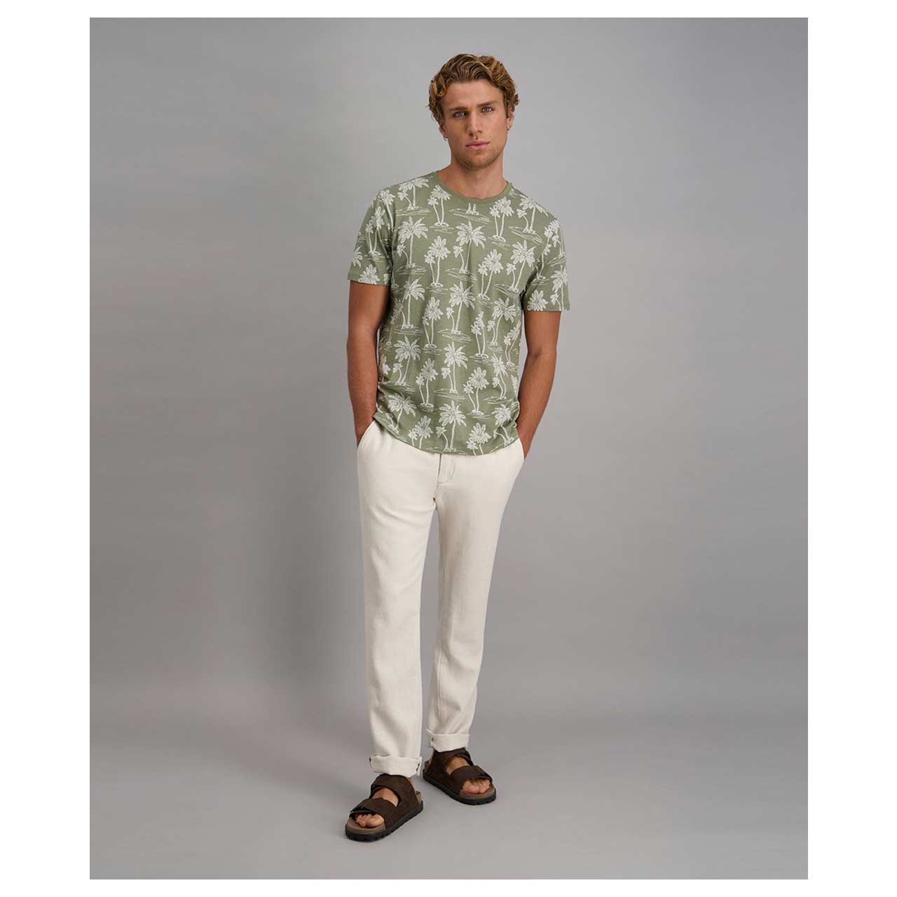 Pioneer Herren T-Shirt in Grün mit Print, Ganzkörperansicht Model