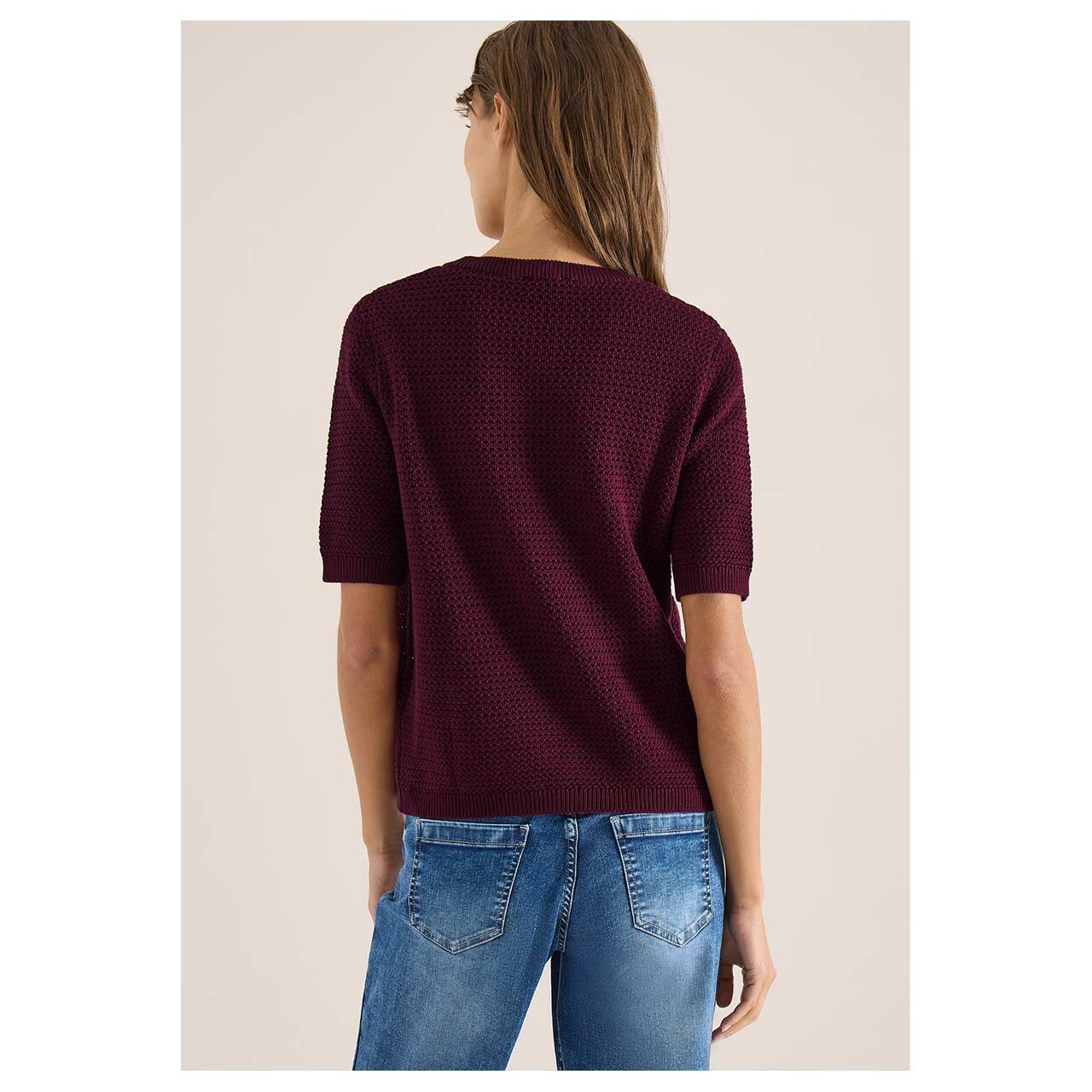 Damen Kurzarm Pullover Structured Roundneck von Cecil in Weinrot, Rückansicht am Model