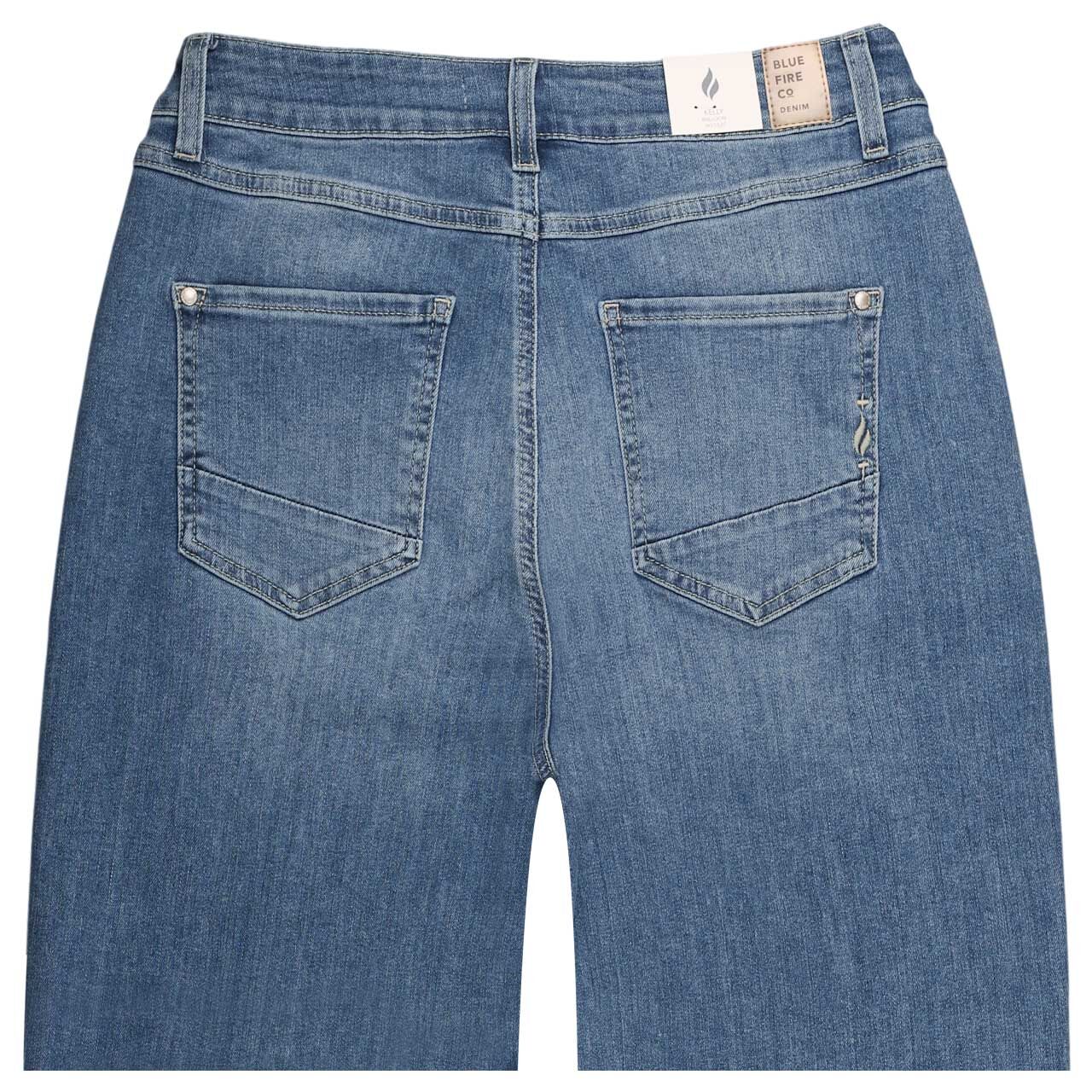 Damenjeans Kelly Balloon von Blue Fire in Hellblau angewaschen, detaillierte Rückansicht