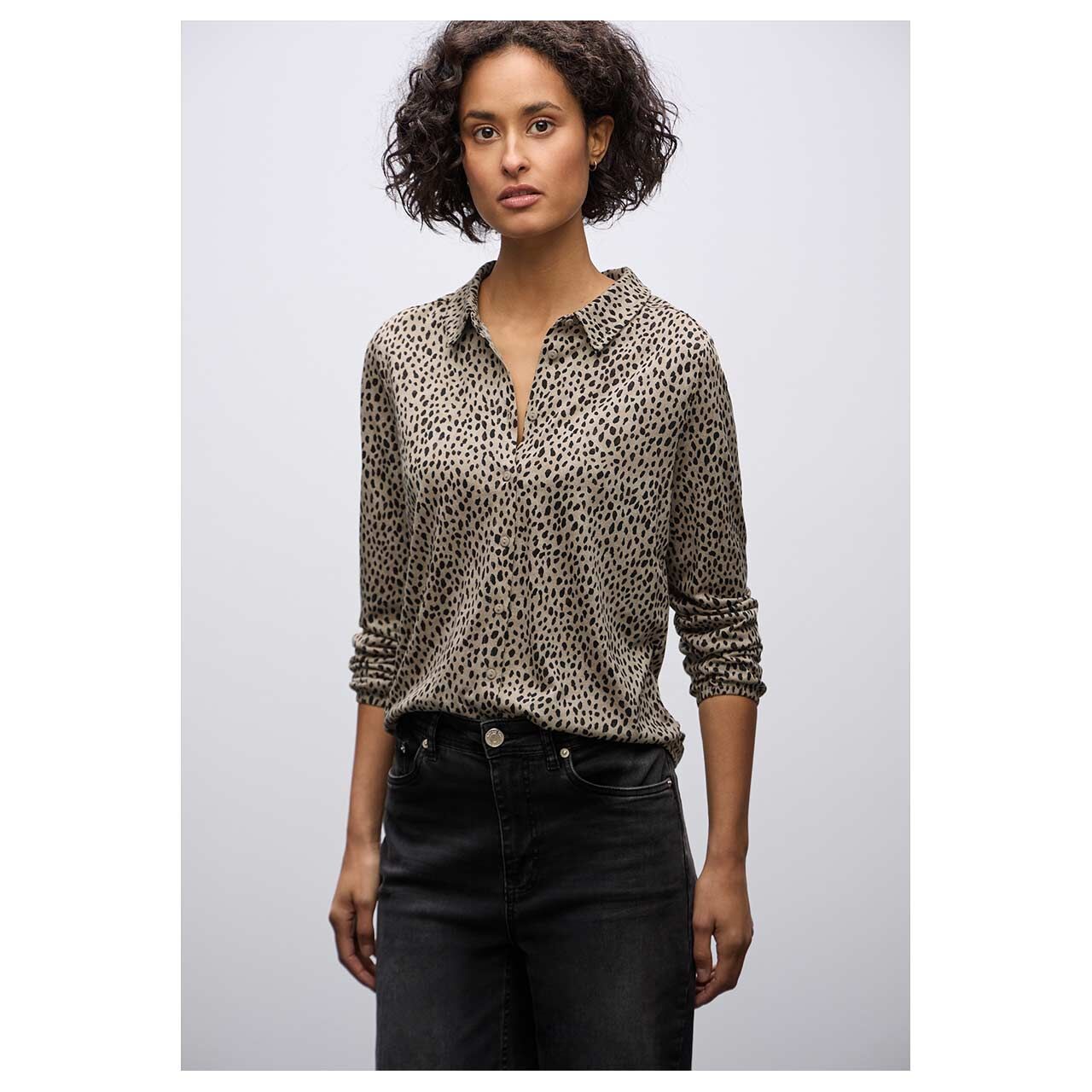 Damen Langarm Bluse Printed Jersey von Street One in Beige mit Print, detaillierte Vorderansicht am Model