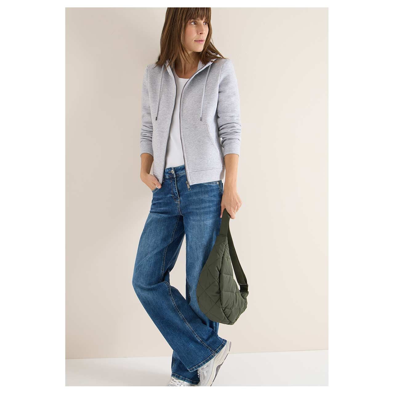 Damen Hoodie Sweatjacke Lurex von Cecil in Hellgrau meliert, Ganzkörperansicht am Model mit Tasche