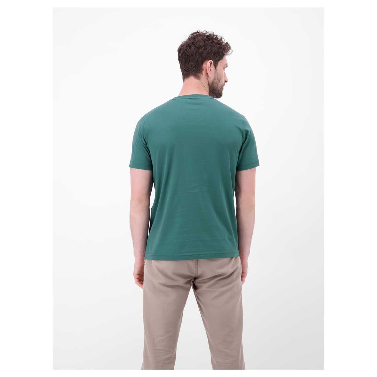 Herren T-Shirt von lerros in Dunkelgrün mit Print, Rückansicht am Model