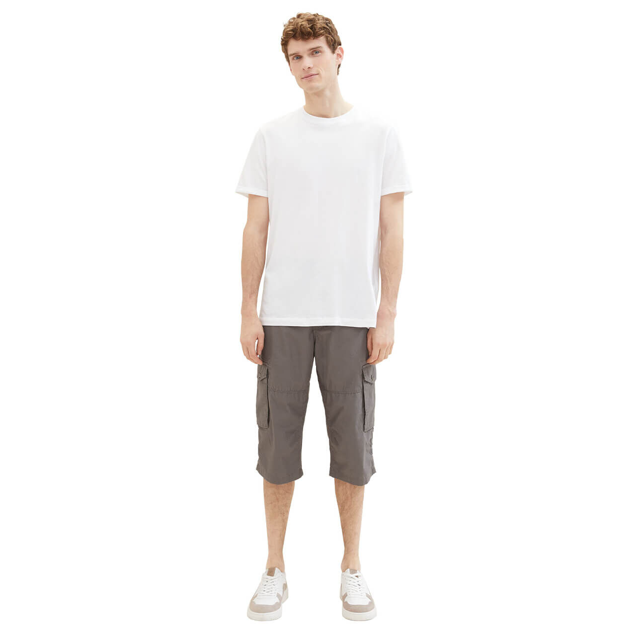 Herren 3/4 Cargo Baumwollhose Max Overknee von Tom Tailor in Dunkelgrau mit Print, Ganzkörperansicht