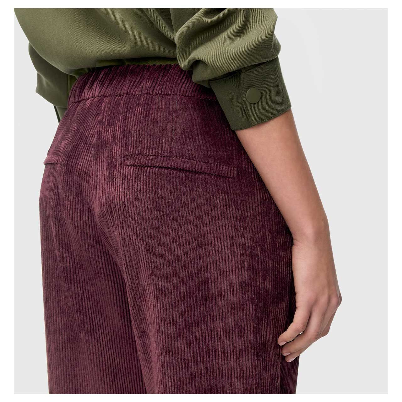 MAC Chiara Cordhose aubergine