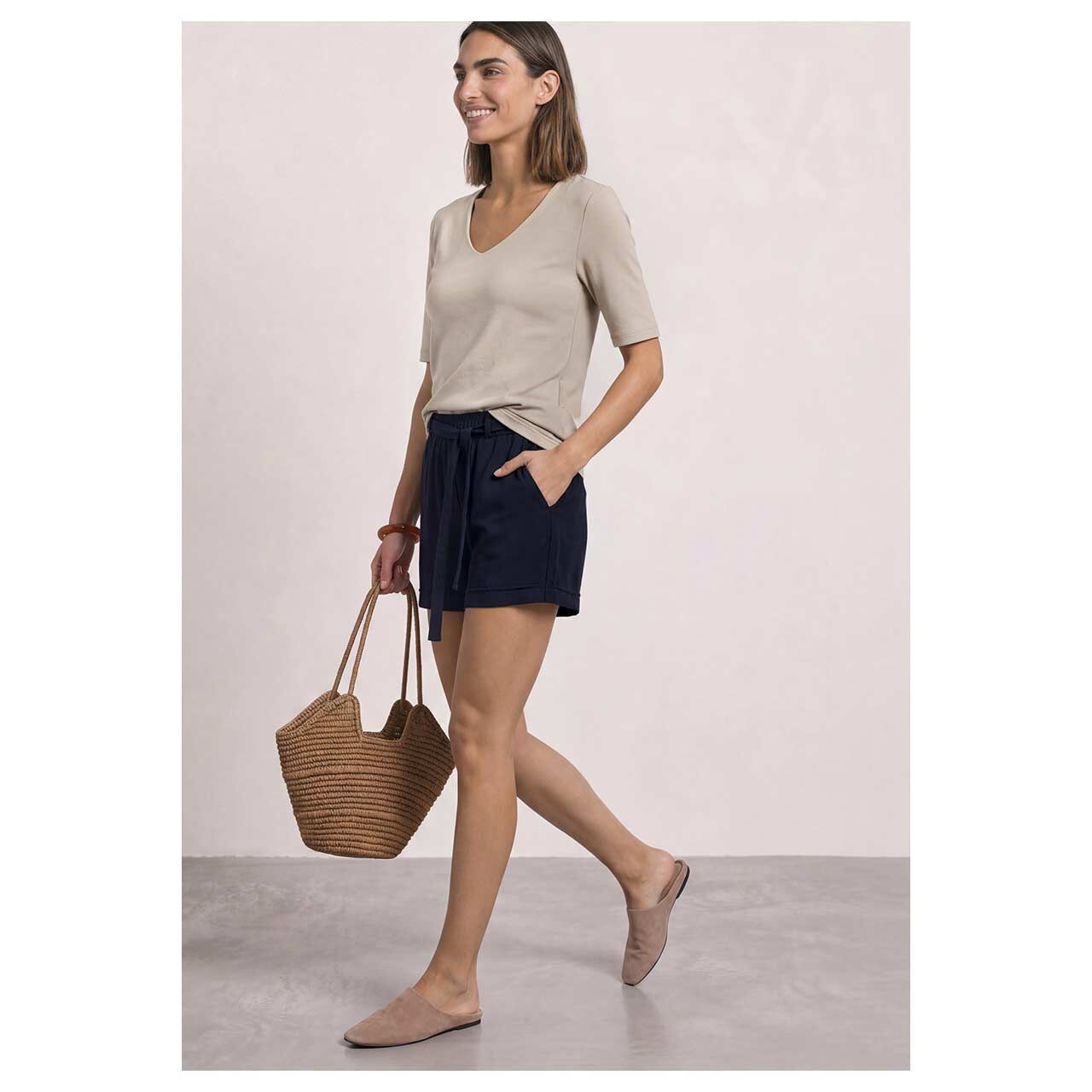 Damen T-Shirt Palmira von Street One in Hellbeige, Ganzkörperansicht am Model