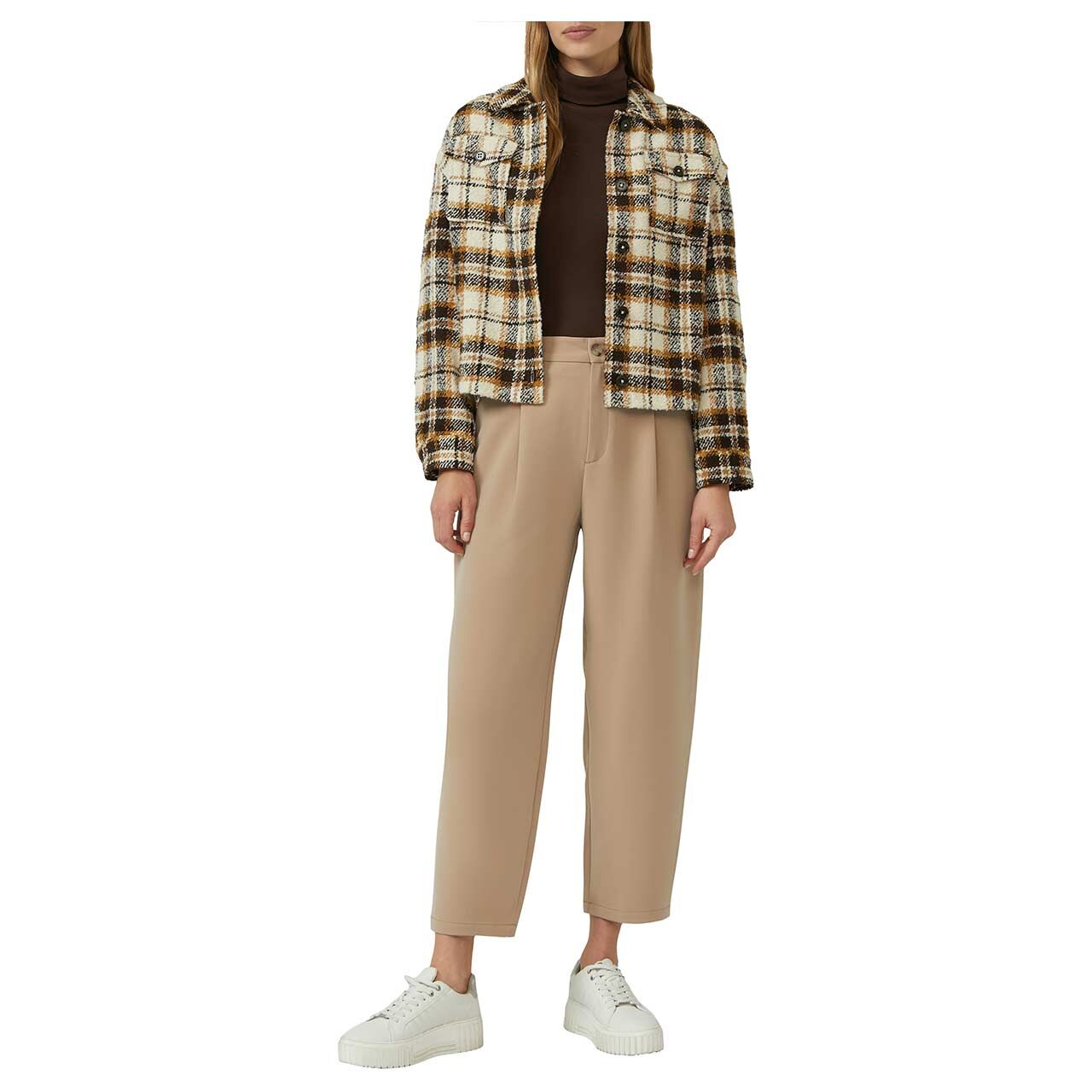 Damen 7/8 Hose von s.Oliver in Beige, Ganzkörperansicht am Model