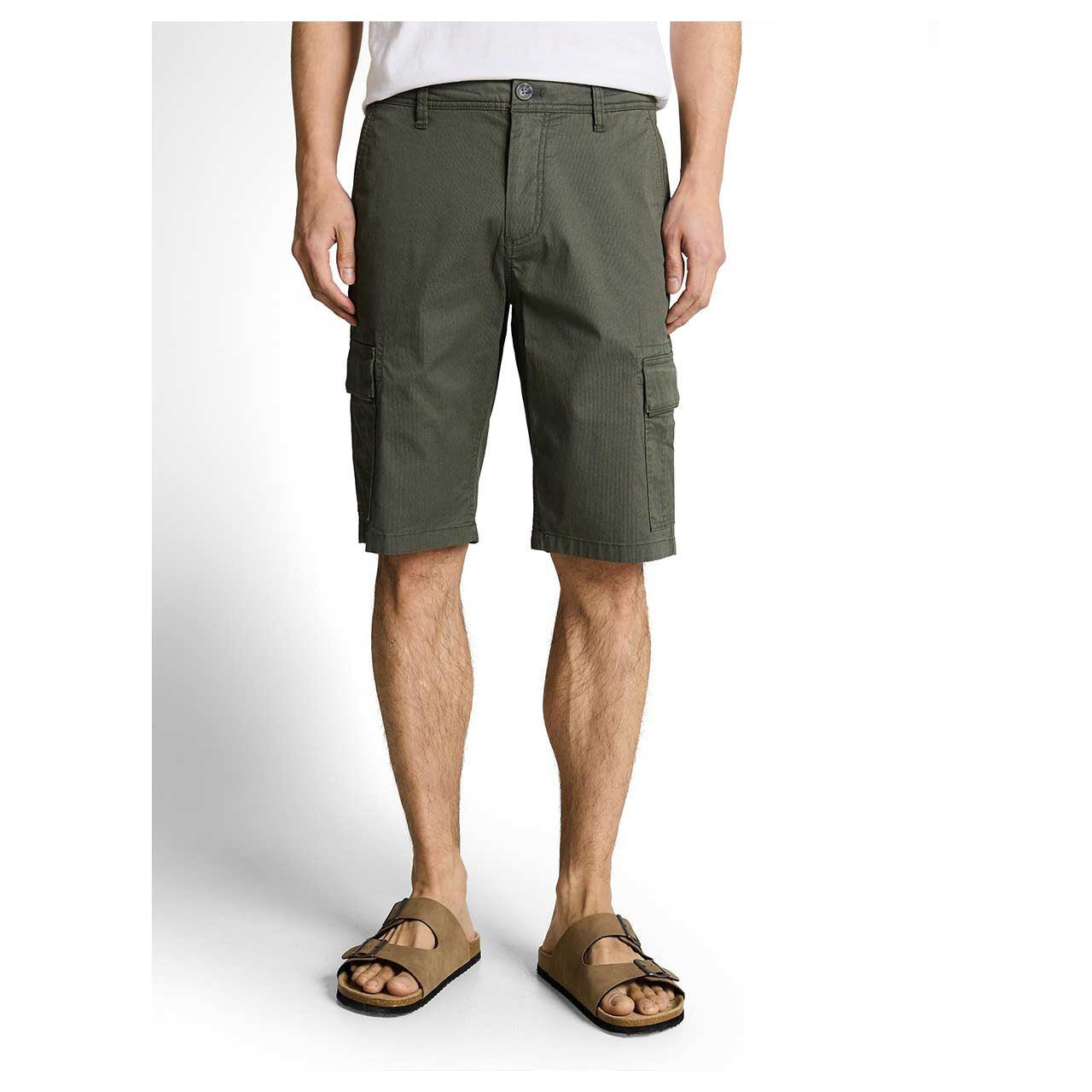 Stretch Herren Cargo Baumwoll Bermuda von Tom Tailor in Olivgrün mit Print, Vorderansicht am Model