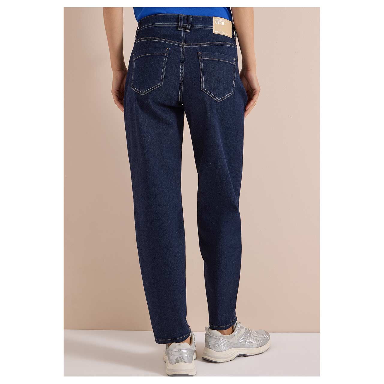 Damen Ankle Jeans Scarlett Barrel von Cecil in Dunkelblau, Rückansicht am Model