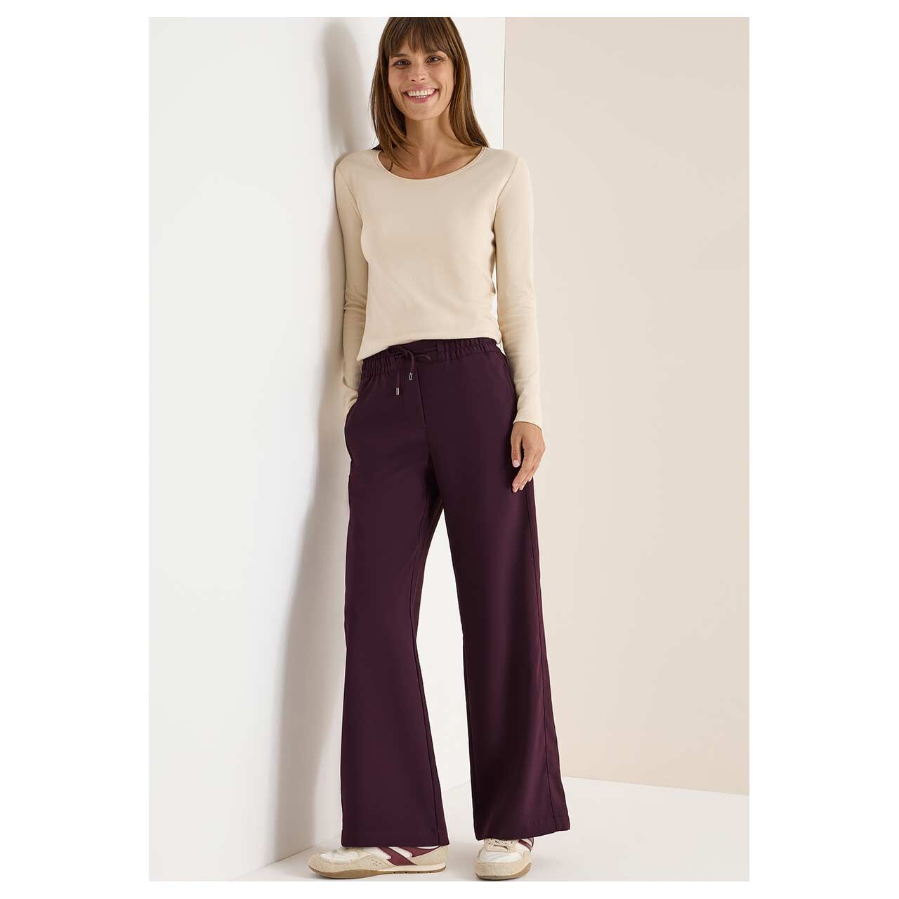 Damenhose Neele Wideleg von Cecil in Lila, Vorderansicht am Model