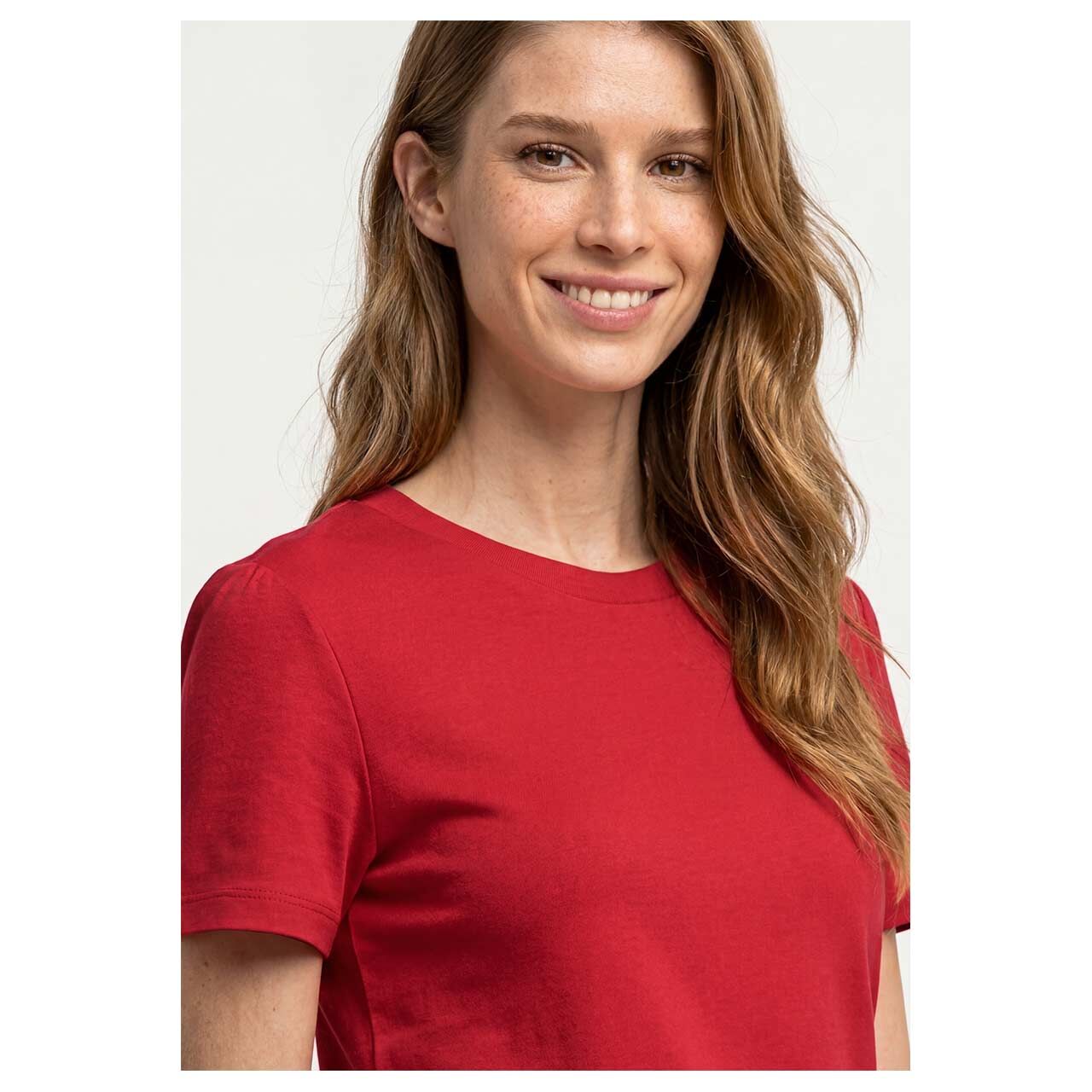 Damen T-Shirt Puff Sleeves von Street One in Rot, detaillierte Vorderansicht am Model
