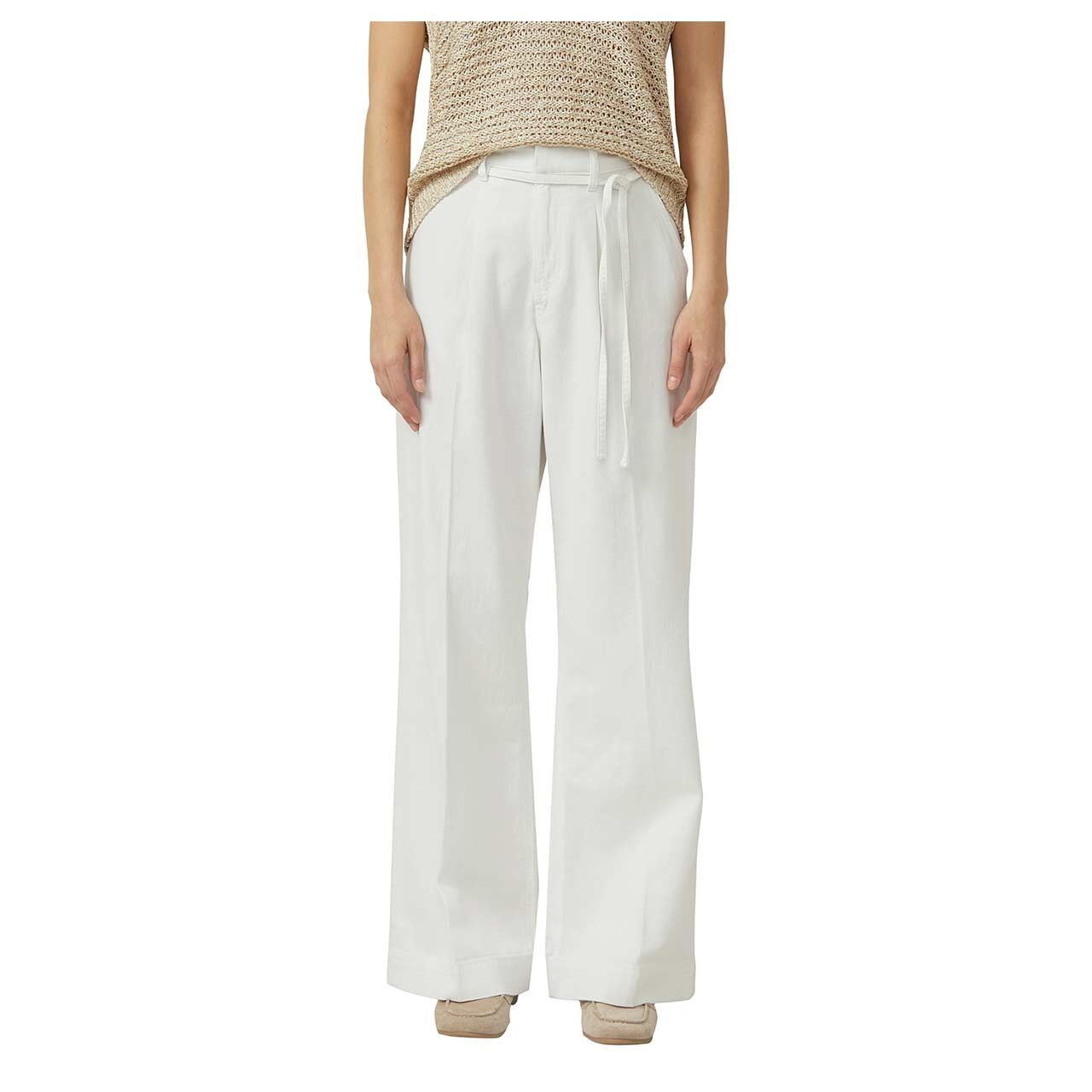 Damenjeans Suri von s.Oliver in Weiß, Vorderansicht am Model