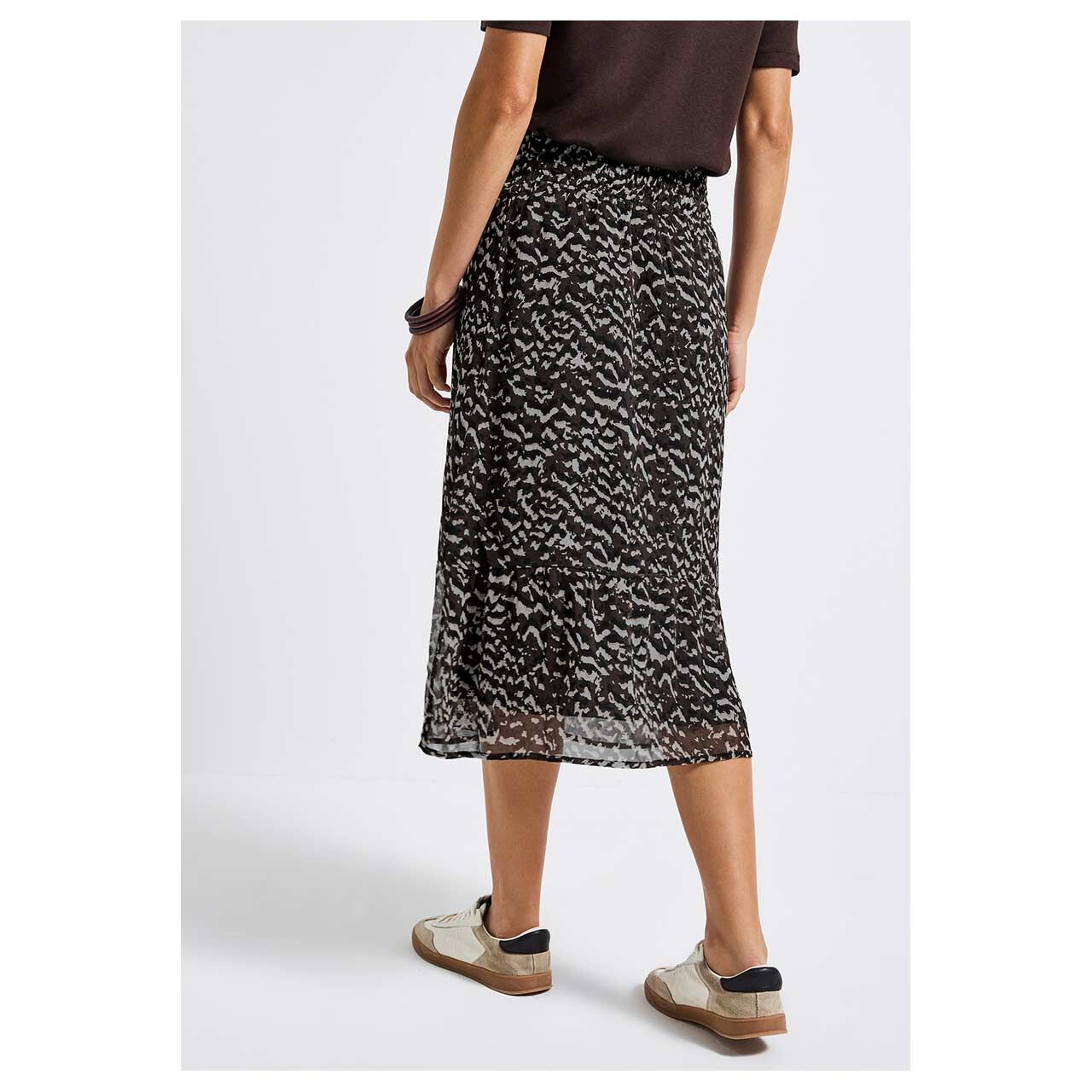 Damen Rock Midi Chiffon Volant von Street One in Dunkelbraun mit Print, Rückansicht am Model