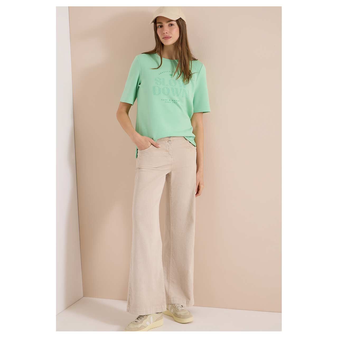 Damen Kurzarm Sweatshirt Short Sleeve von Cecil in Hellgrün mit Print, Ganzkörperansicht am Model