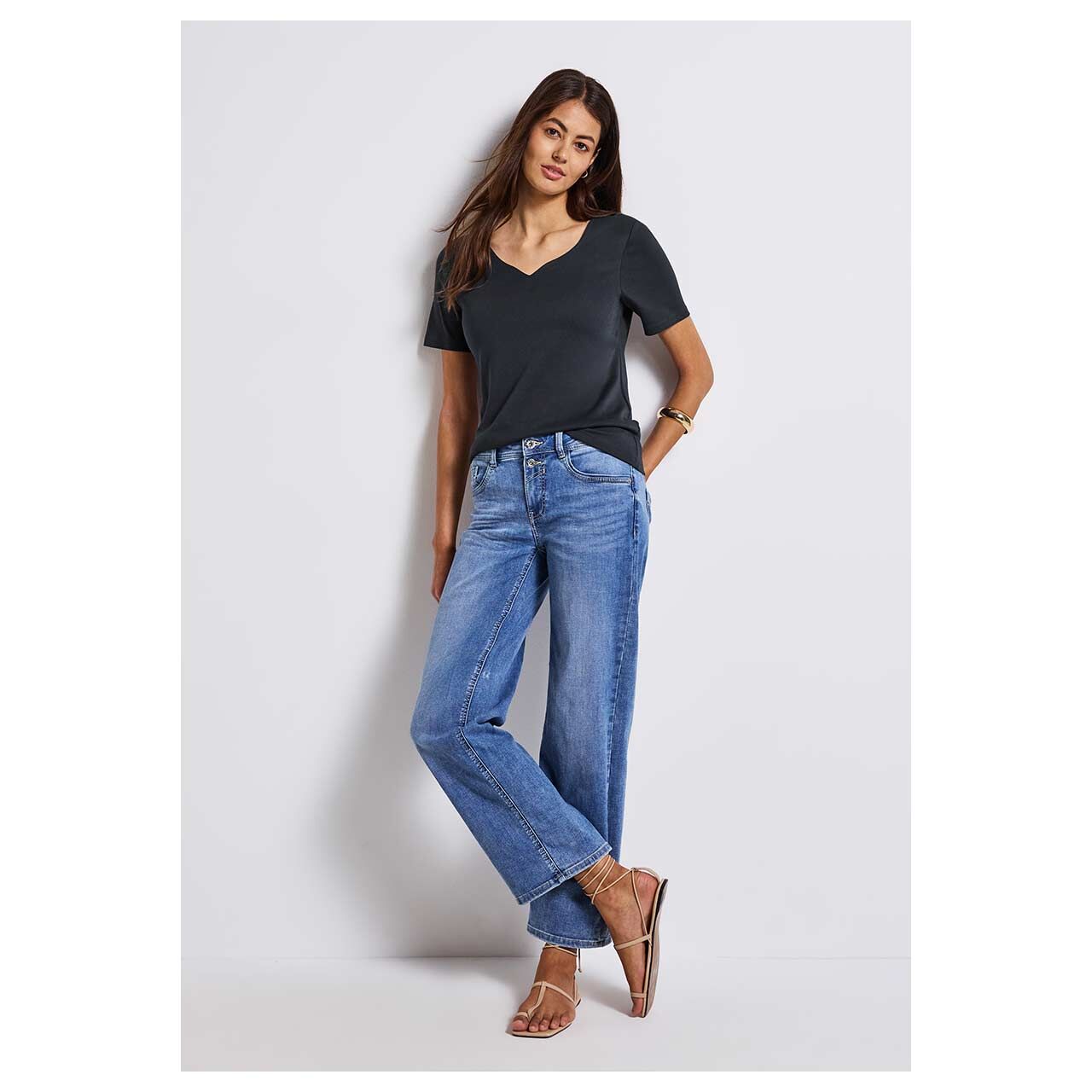 Damen T-Shirt Heart Neckline von Street One in Dunkelblau, Ganzkörperansicht