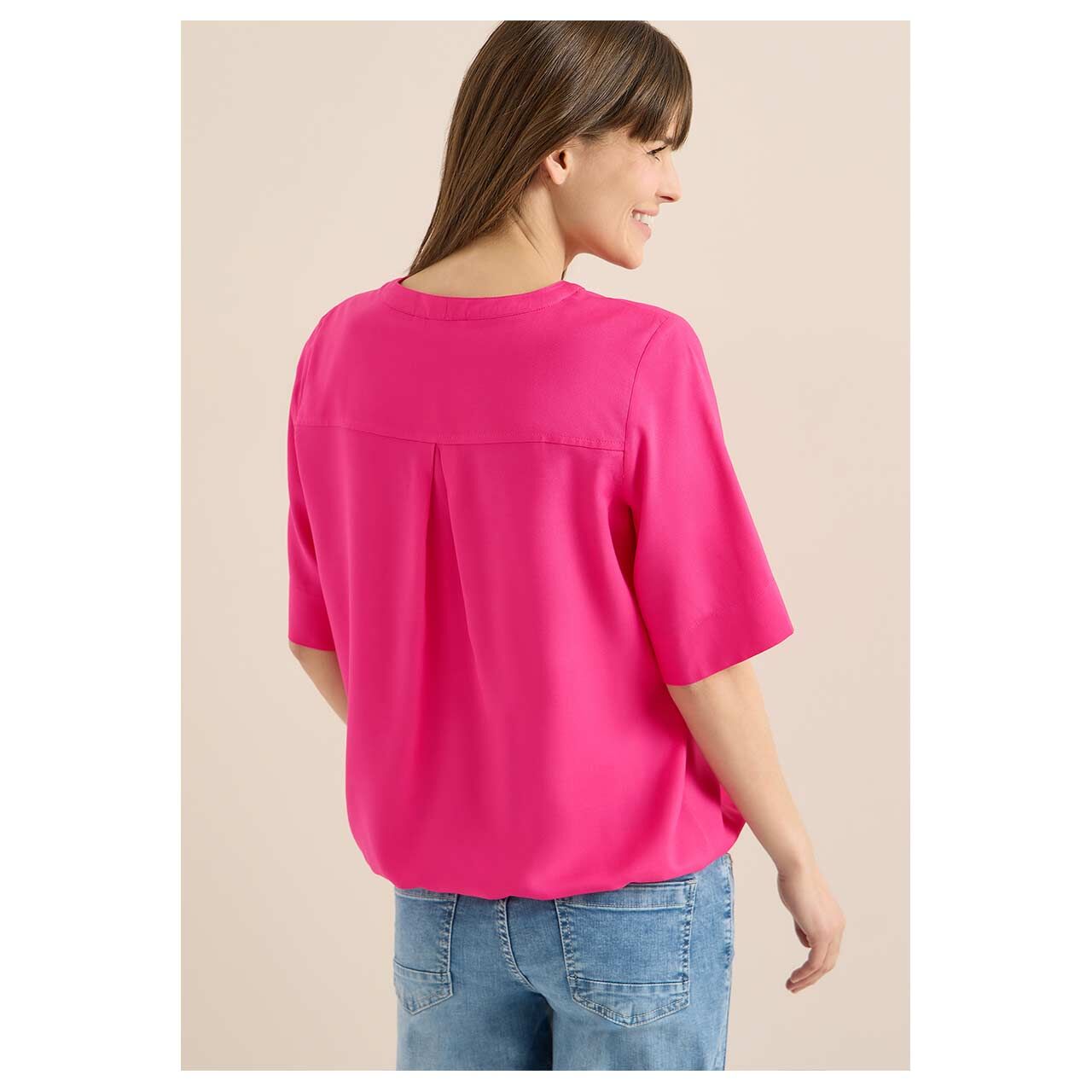 Damen Kurzarm Bluse Solid Splitneck von Cecil in Pink, Rückenansicht am Model