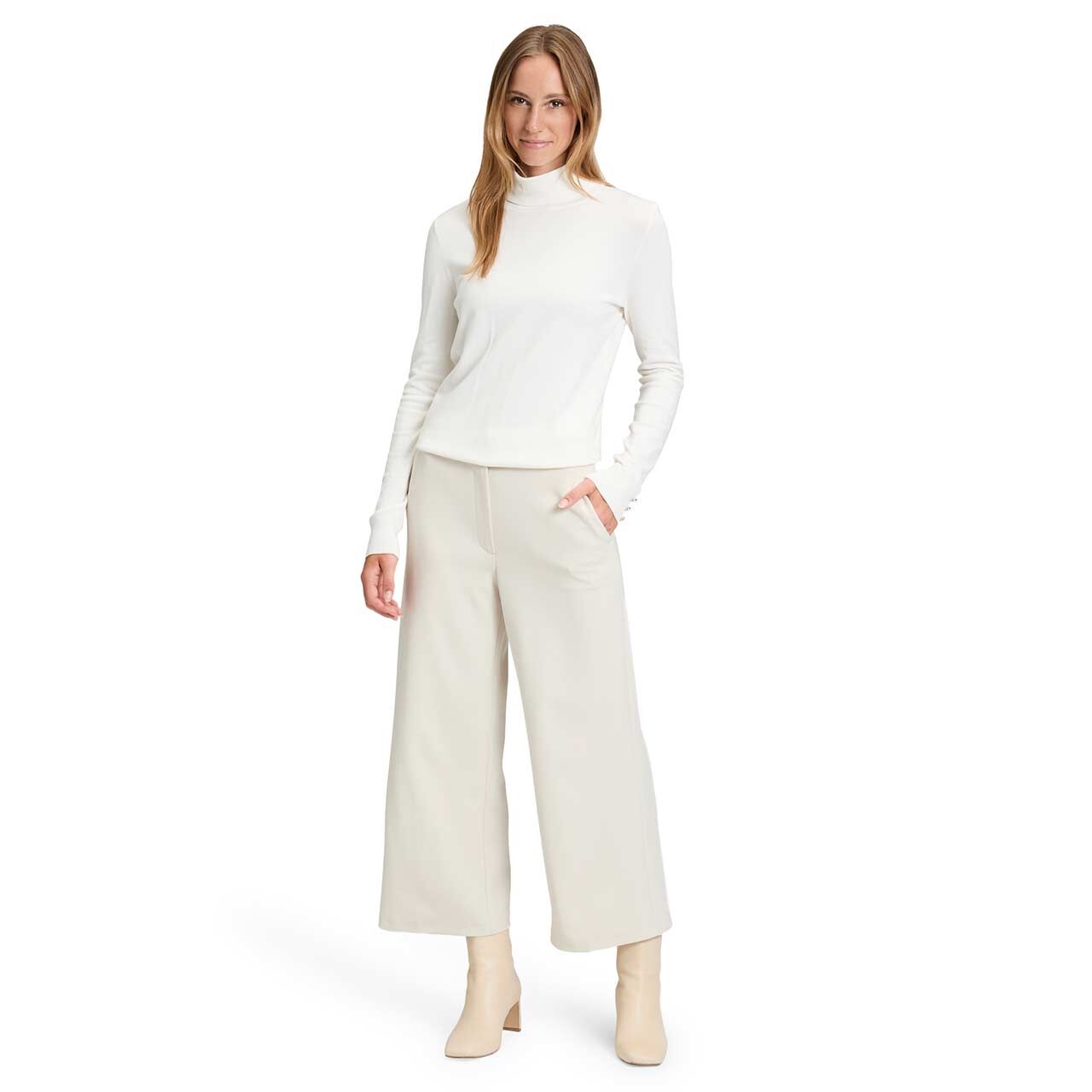 Damen Rollkragen Pullover von Betty Barclay in Cremeweiß, Ganzkörperansicht am Model