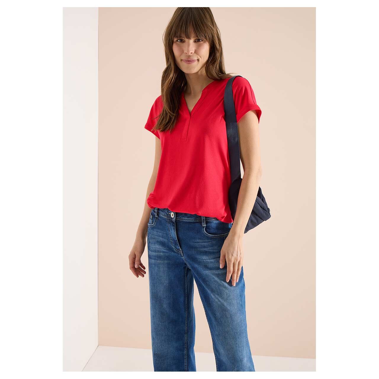 Damen T-Shirt Solid Rib Collar Tunic von Cecil in Rot, Vorderansicht am Model