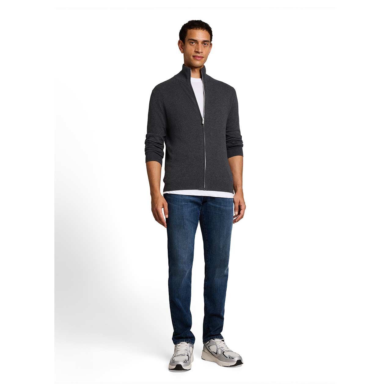 Herren Strickjacke Cashmere Zip Jacket von Tom Tailor in Dunkelgrau meliert, Ganzkörperansicht am Model