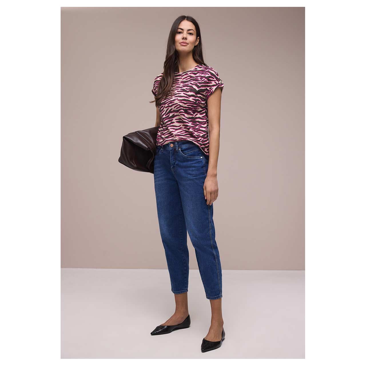 Damen T-Shirt von Street One in Rosa mit Print, Rückansicht am Model