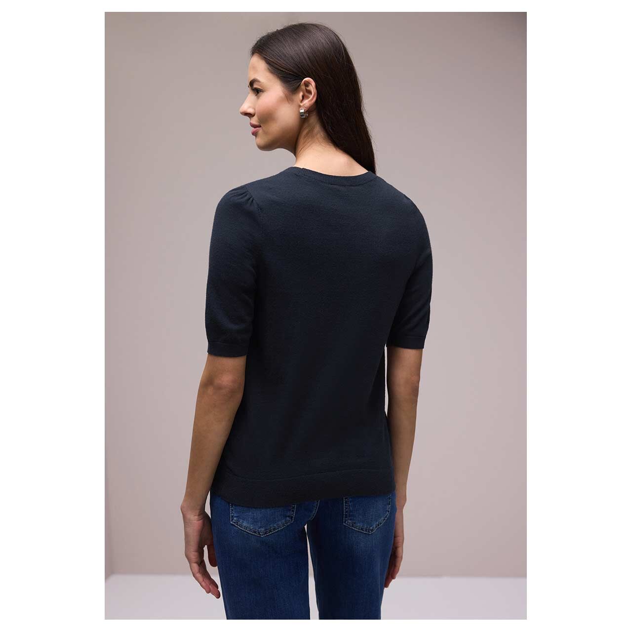 Damen Kurzarm Pullover Short Sleeve von Street One in Dunkelblau, Rückansicht am Model