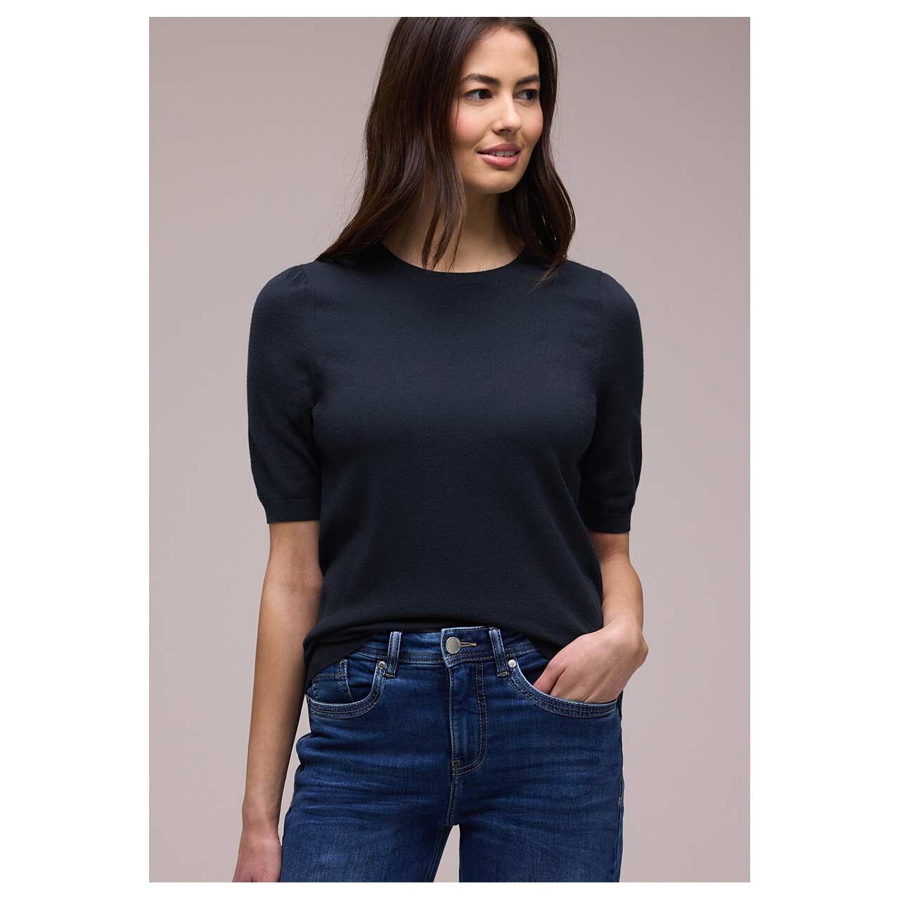 Damen Kurzarm Pullover Short Sleeve von Street One in Dunkelblau, Vorderansicht am Model