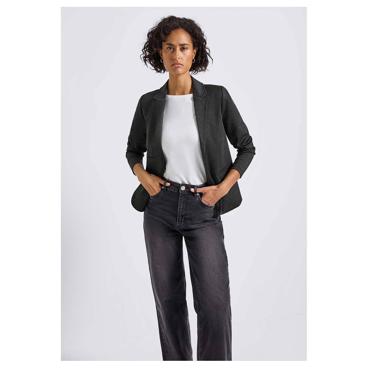 Damen Blazer Basic von Street One in Schwarz meliert, Vorderansicht am Model