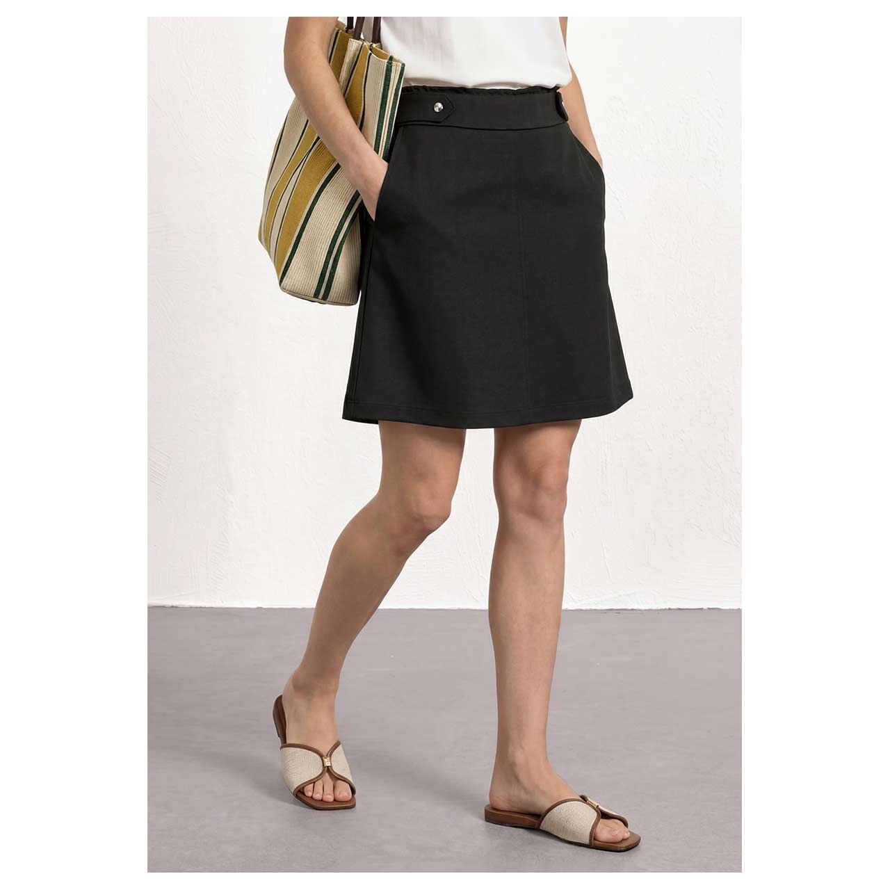 Damen Rock Lou Button von Street One in Schwarz, Vorderansicht am Model