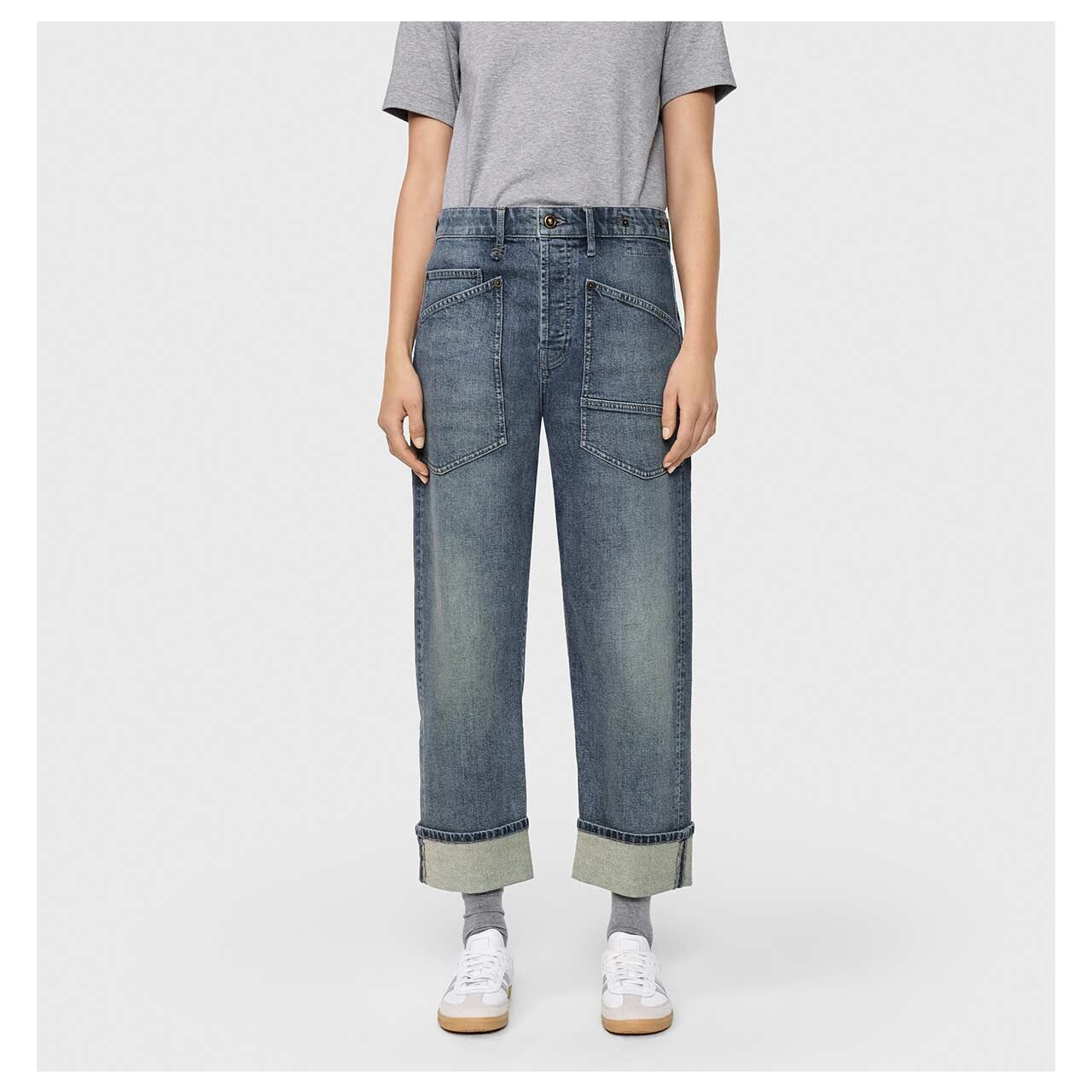 Damen Ankle Jeans Baggy von MAC in Blau verwaschen, Vorderansicht am Model