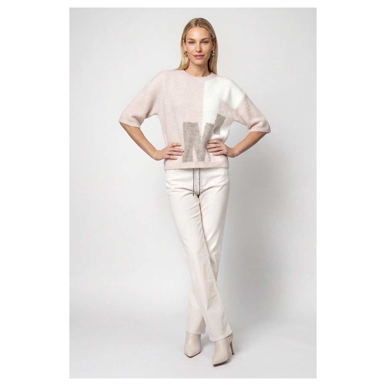 Damen Kurzarm Pullover von Monari in Rosa, Ganzkörperansicht am Model