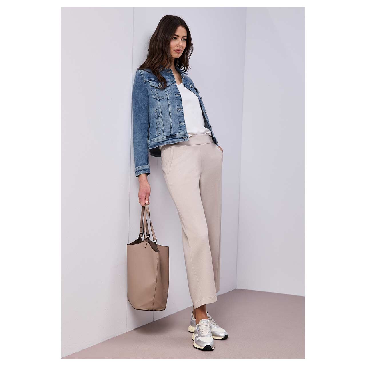 Damen Jeansjacke von Street One in Blau verwaschen, Ganzkörperansicht