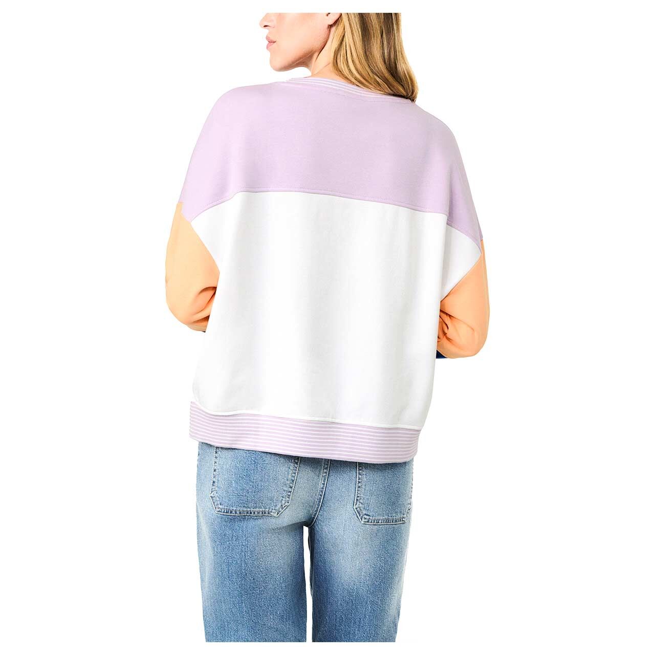 s.Oliver Damen Sweatshirt in Weiß mit Print, Rückansicht am Model