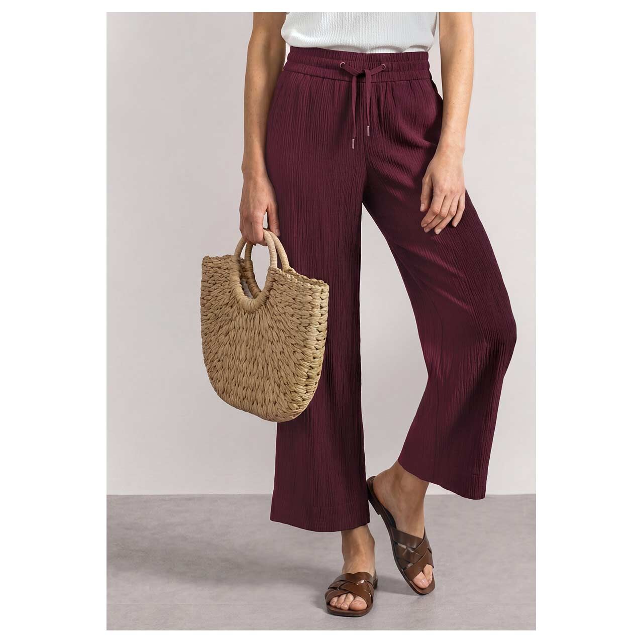 Damen Hose Emee Wide Leg von Street One in Lila, Vorderansicht am Model