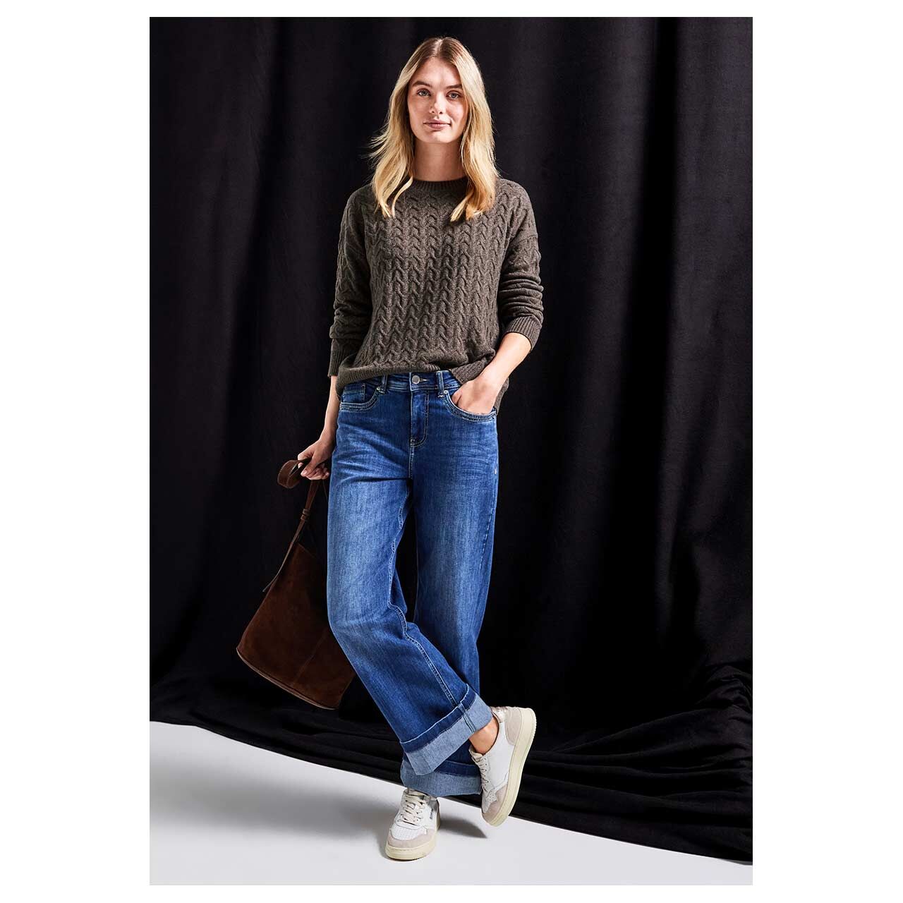 Damen Pullover Cosy Structure von Street One in Braun meliert, Ganzkörperansicht am Model