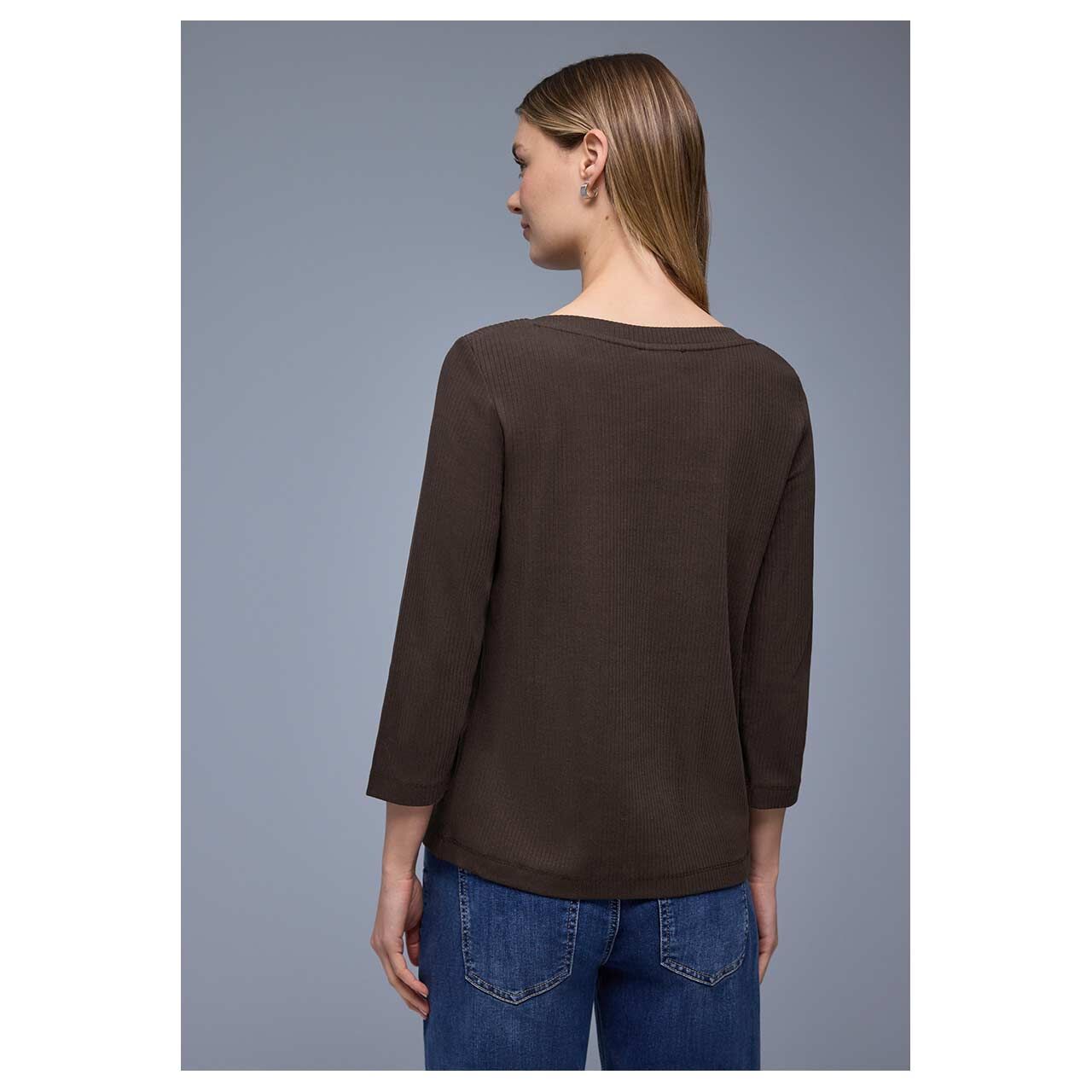 Damen 3/4 Arm Shirt Rib Structure U-Boat von Street One in Dunkelbraun, Rückansicht am Model
