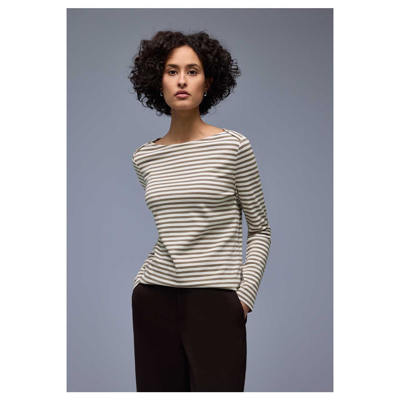 Damen Langarm Shirt U-Boat Stripe von Street One in Braun gestreift, Vorderansicht am Model