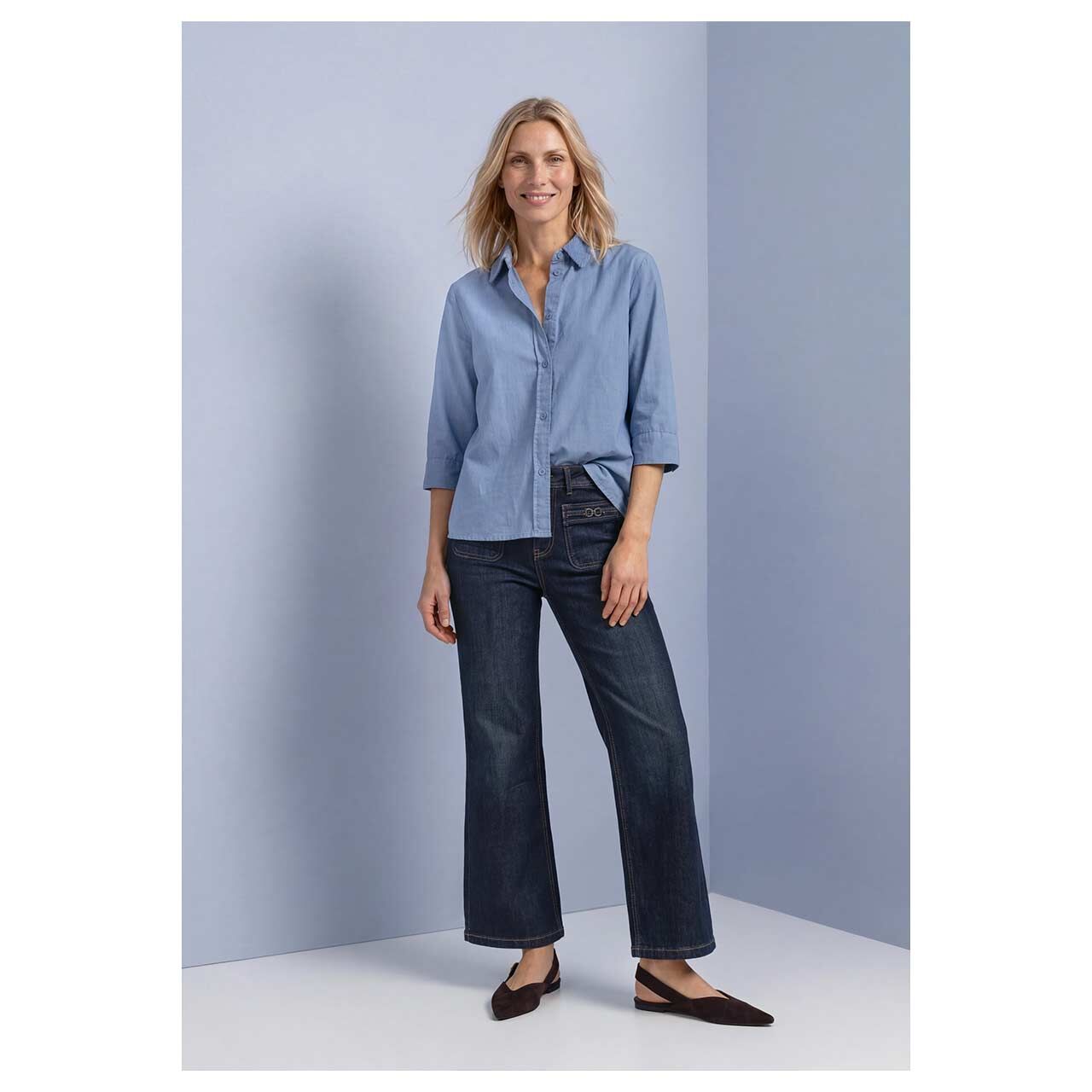 Damen 3/4 Arm Cord Bluse Corduroy Mix Shirtcollar von Street One in Hellblau, Ganzkörperansicht am Model