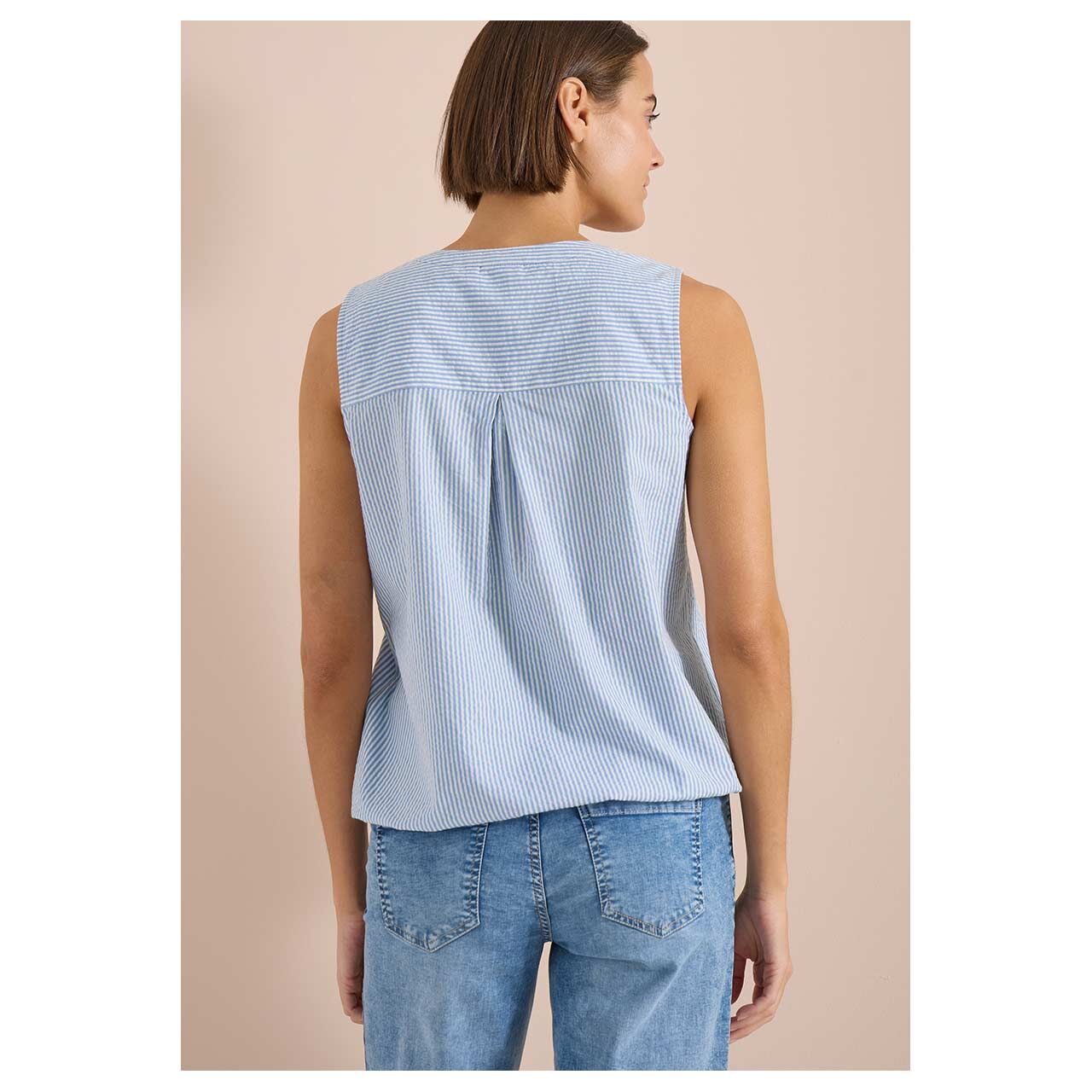 Damen Blusen Top Seersucker Stripe von Cecil in Hellblau gestreift, Rückansicht am Model