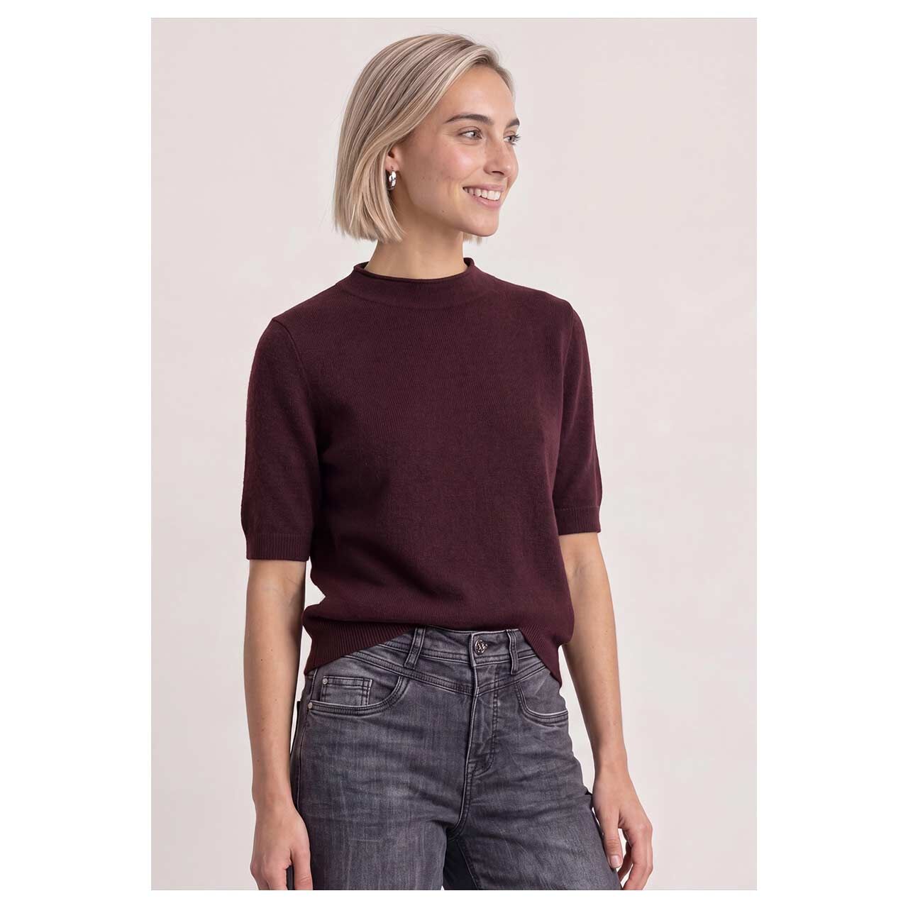 Damen Kurzarm Pullover von Street One in Lila, Vorderansicht am Model