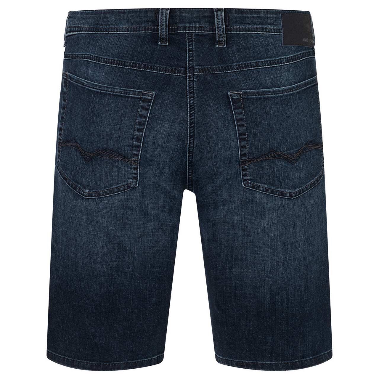 Stretch Herrenjeans Arne Bermuda von MAC in Dunkelblau angewaschen, Rückansicht an der Puppe