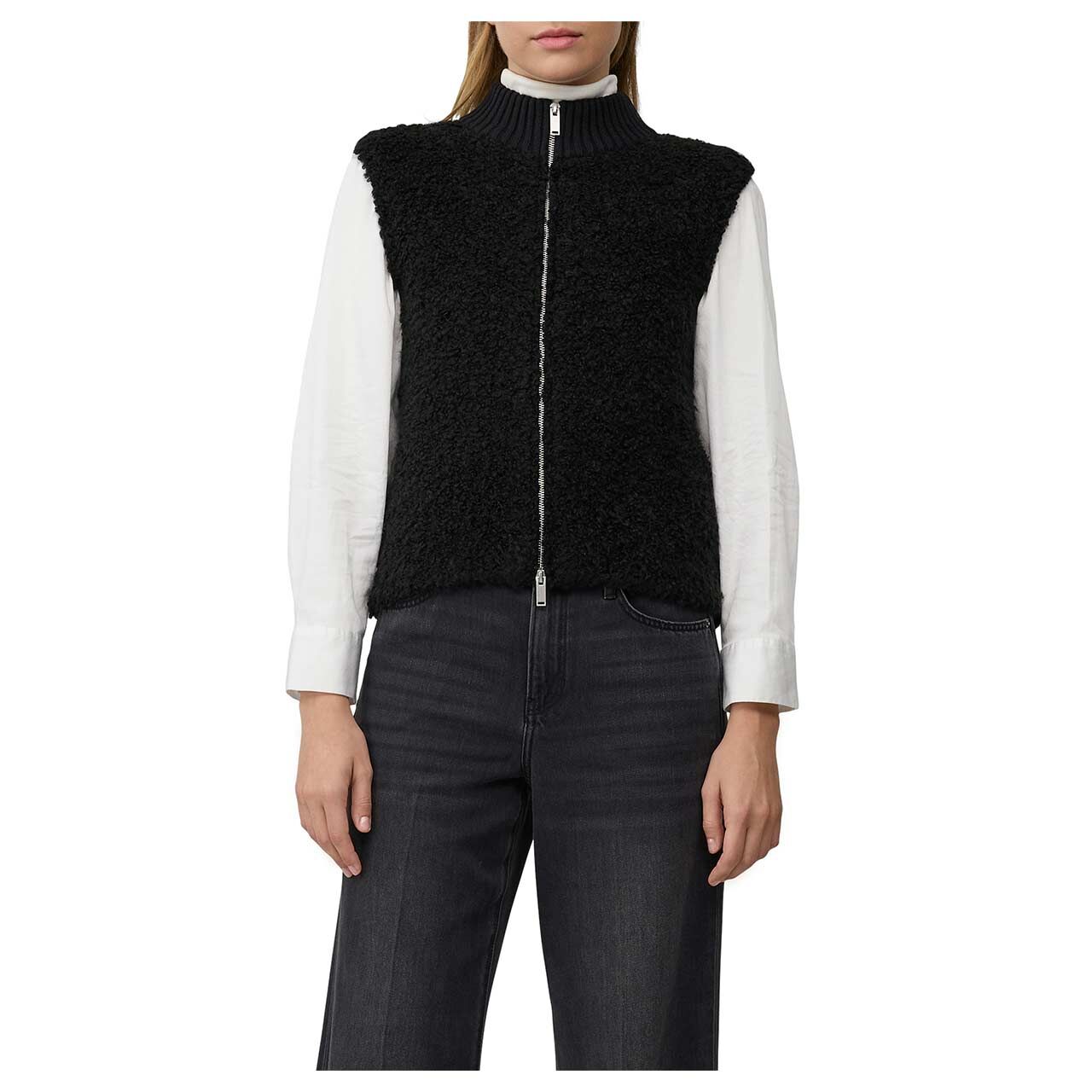 Damen Bouclé Weste von s.Oliver in Schwarz, Vorderansicht am Model