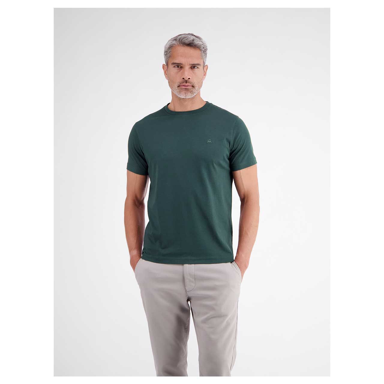 Herren T-Shirt von Lerros in Dunkelgrün, Vorderansicht am Model