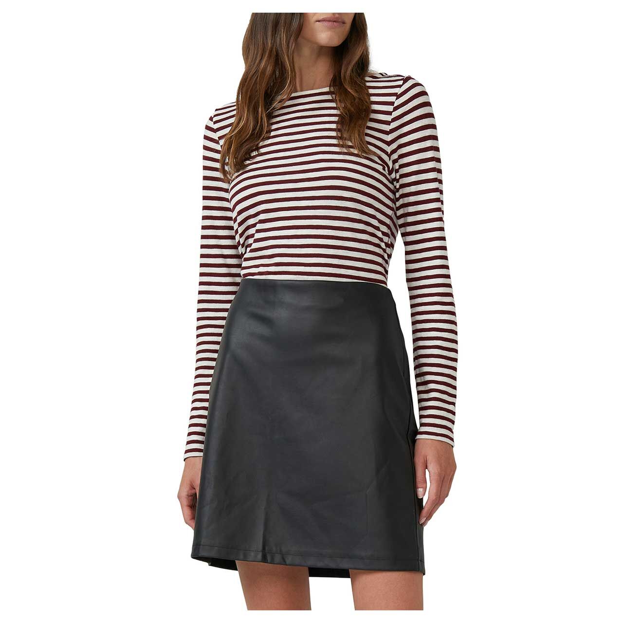 Damen Rock von s.Oliver in Schwarz, detaillierte Vorderansicht am Model