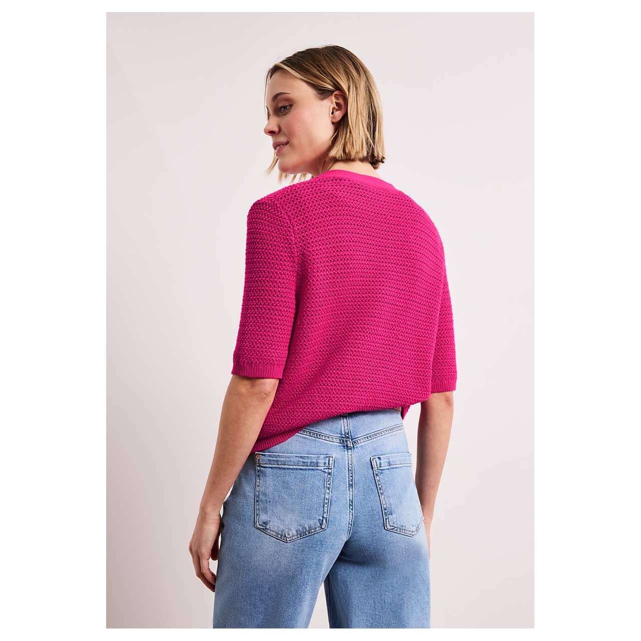 Damen Kurzarm Strickjacke V-Neck Cardigan von Street One in Pink, Rückansicht am Model