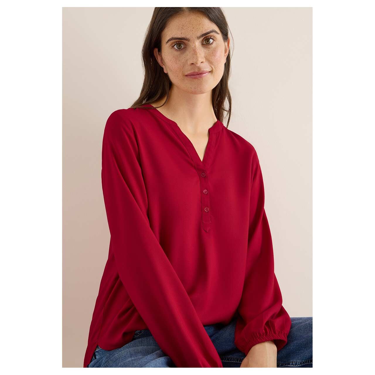 Damen Langarm Bluse Solid von Cecil in Magenta, Ganzkörperansicht am Model