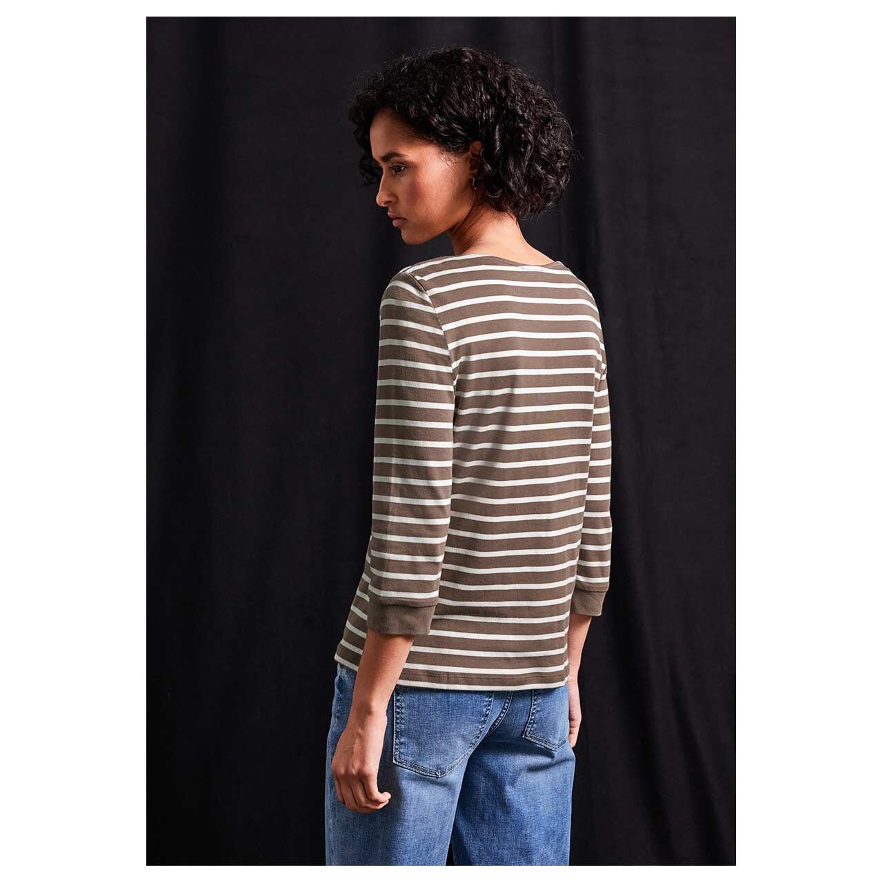 Damen 3/4 Arm Shirt Basic U-Boat von Street One in Braun gestreift, Rückansicht am Model